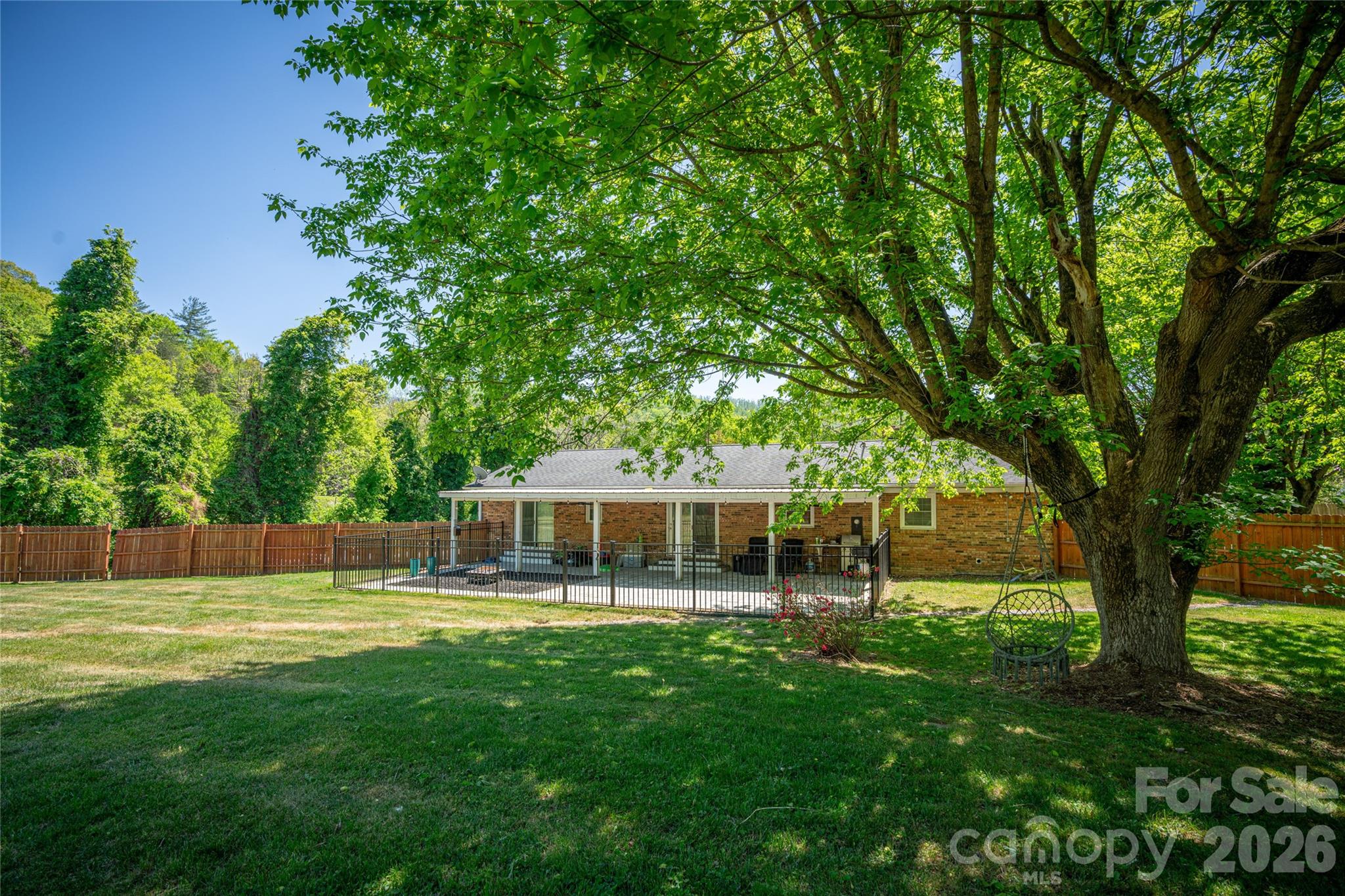 7 Lula Cove Road — Weaverville