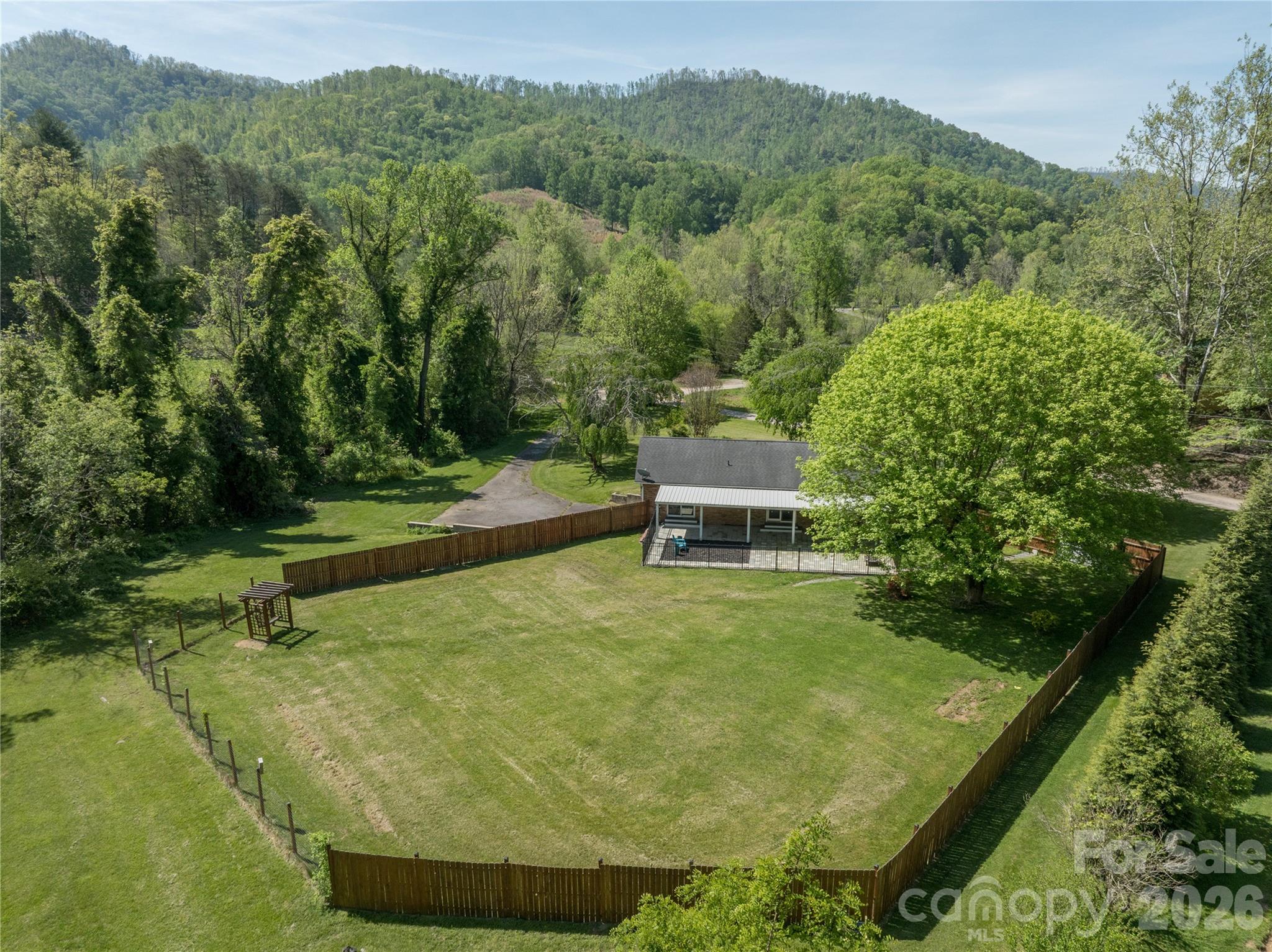 7 Lula Cove Road — Weaverville
