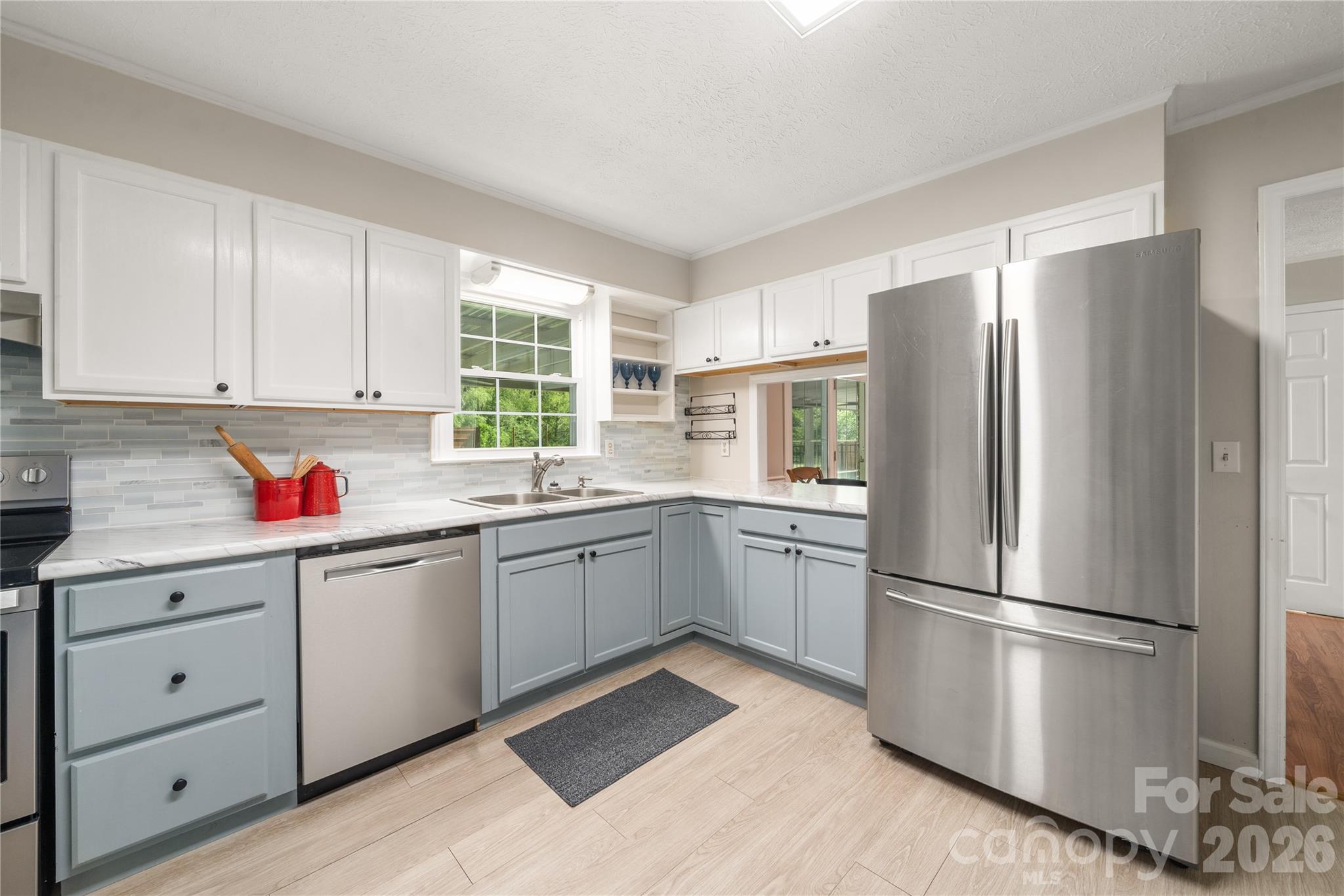 7 Lula Cove Road — Weaverville