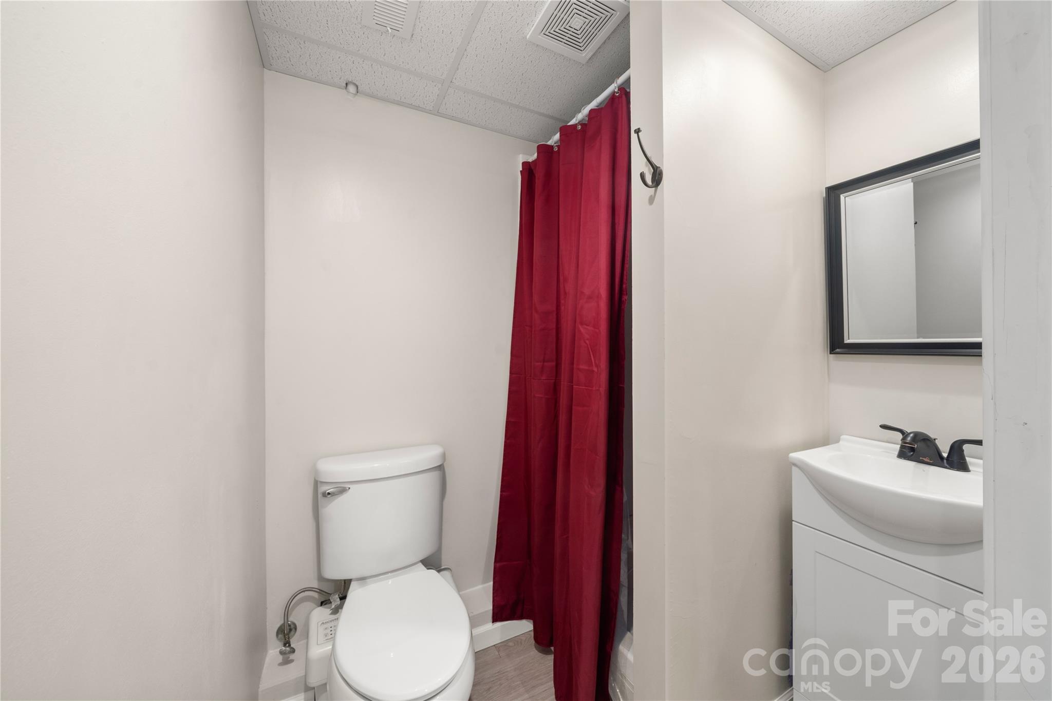 7 Lula Cove Road — Weaverville