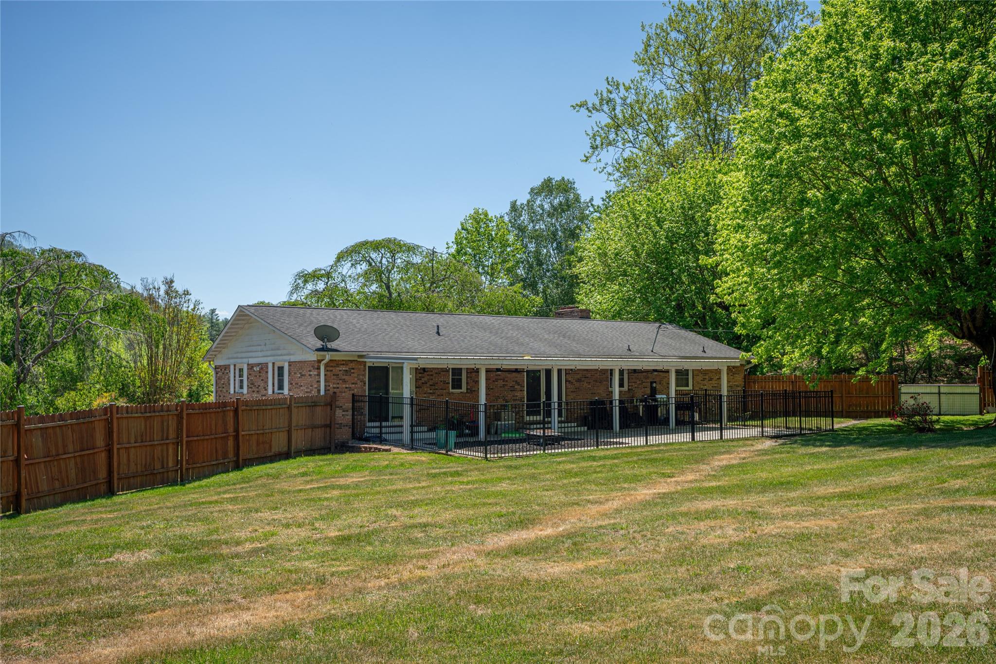 7 Lula Cove Road — Weaverville