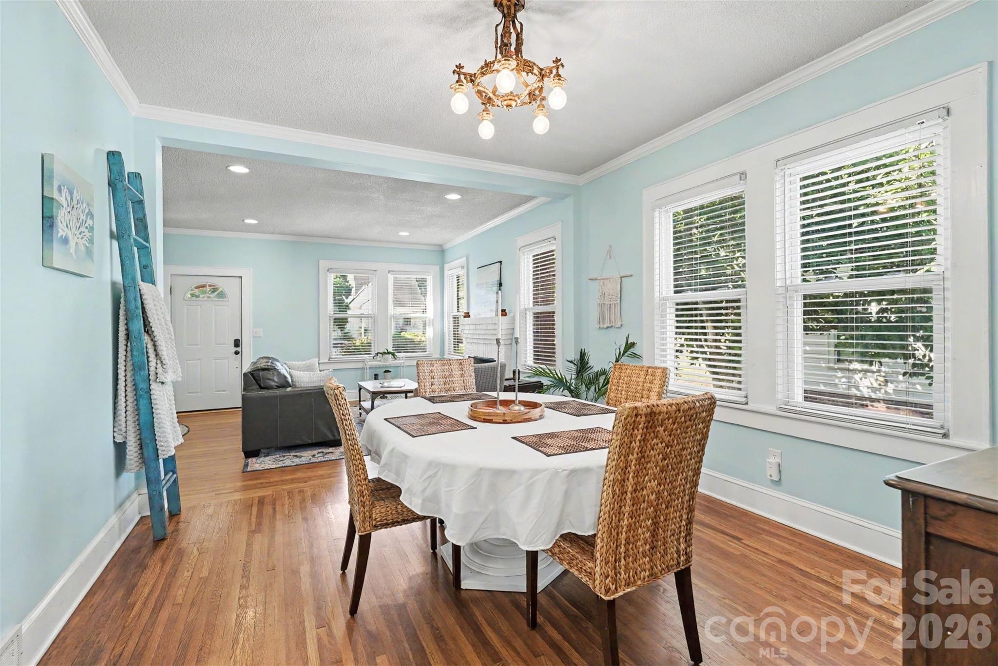 89 Hillcrest Avenue SE — Concord