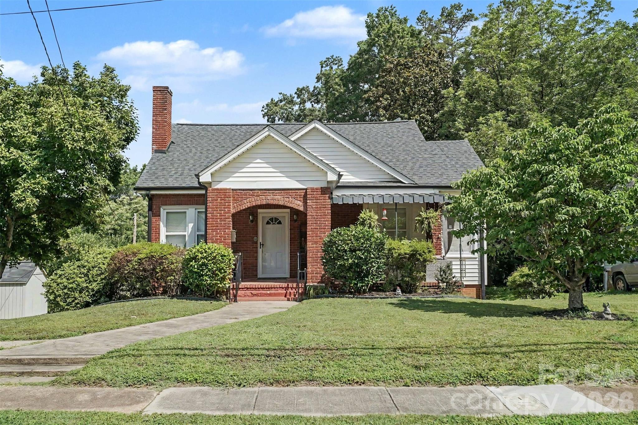 89 Hillcrest Avenue SE — Concord