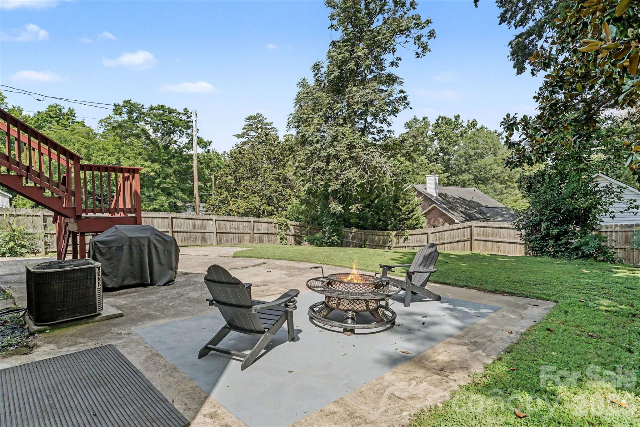 89 Hillcrest Avenue SE — Concord