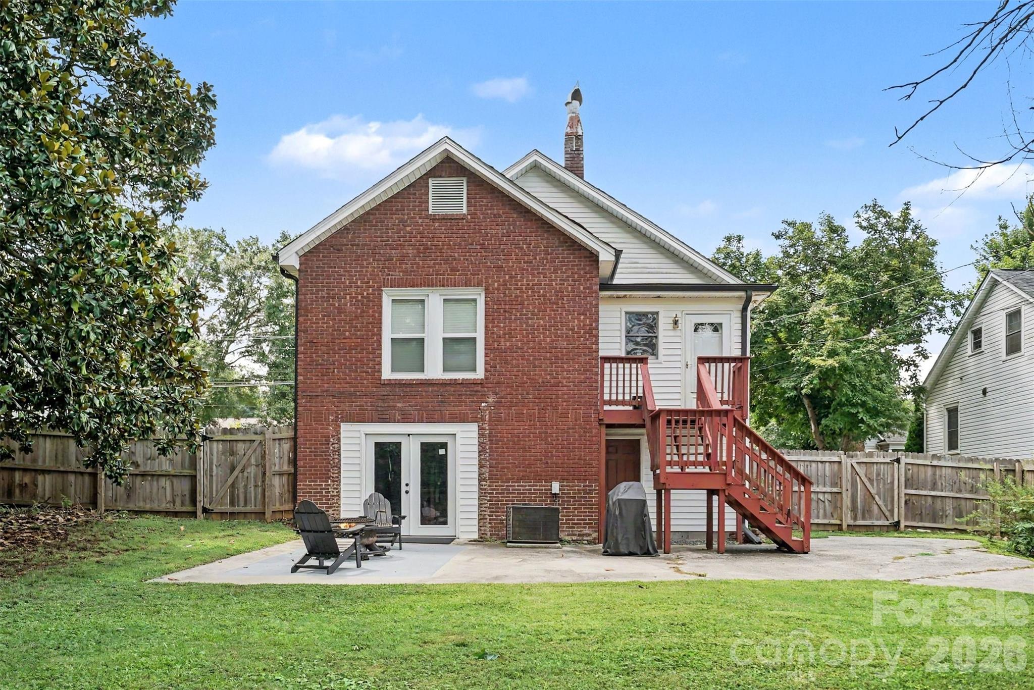 89 Hillcrest Avenue SE — Concord