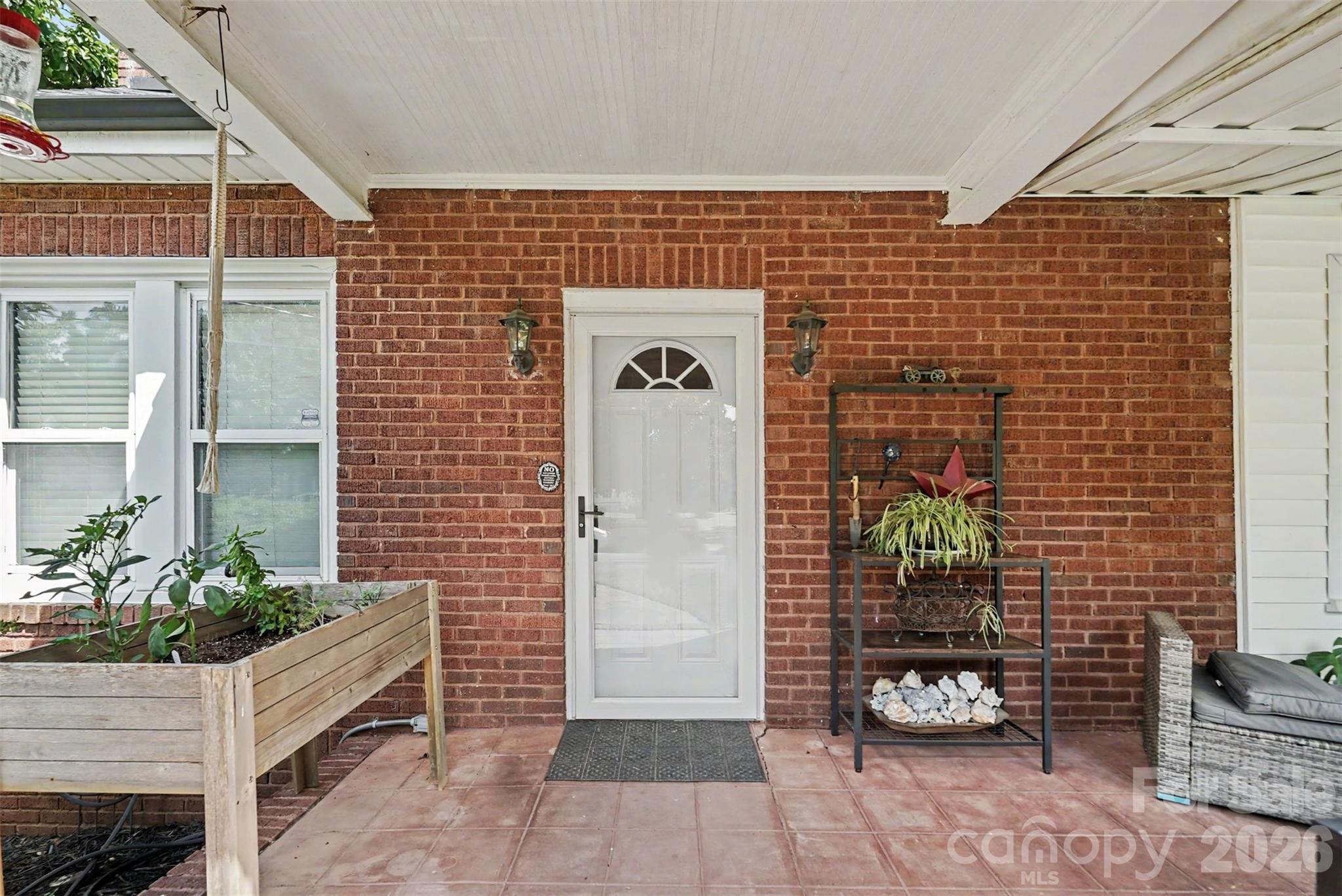 89 Hillcrest Avenue SE — Concord