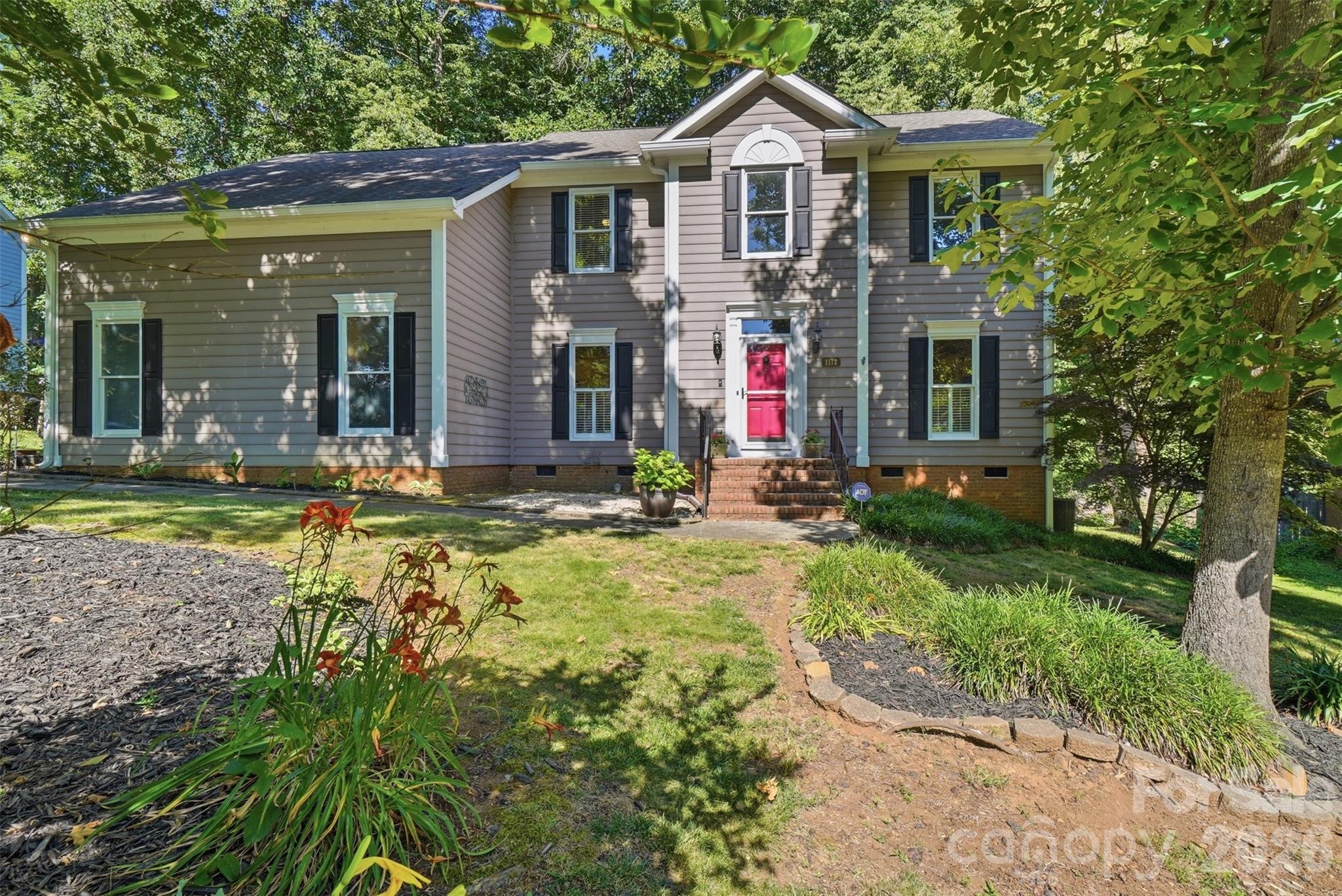 1112 Long Paw Lane — Charlotte