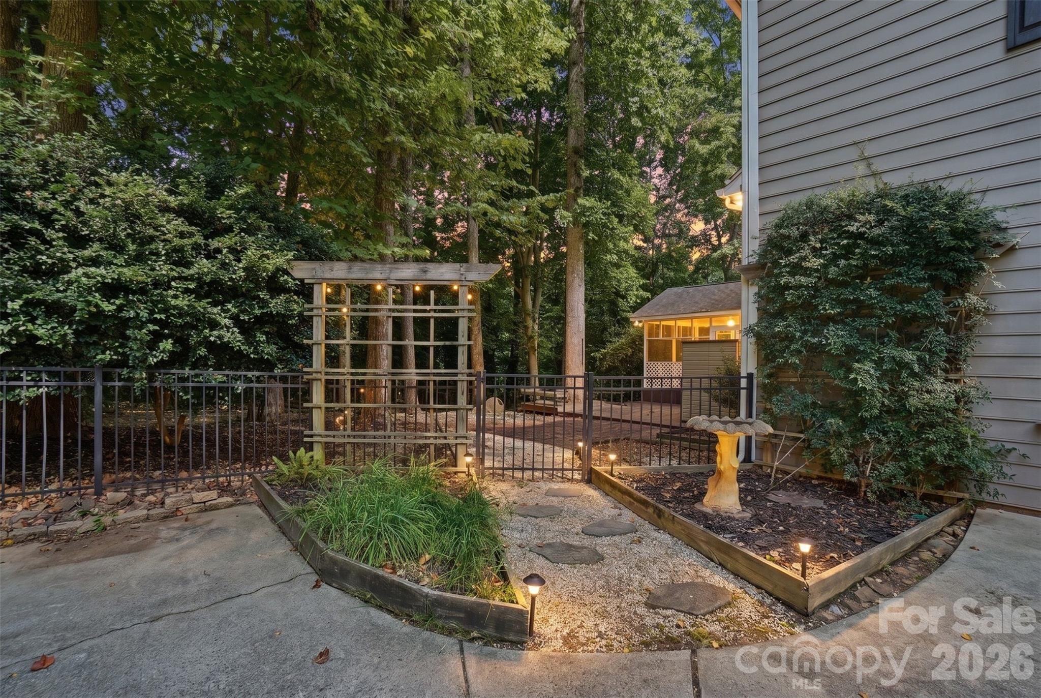 1112 Long Paw Lane — Charlotte