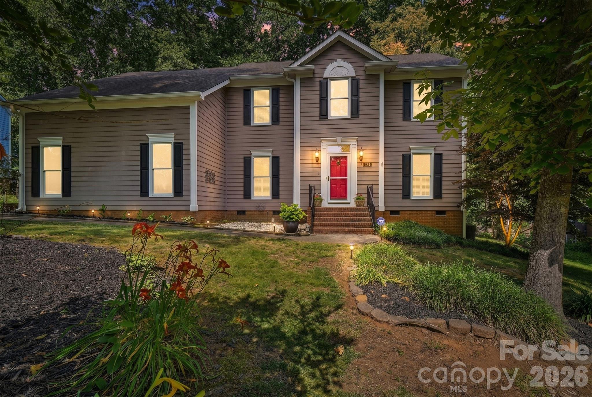 1112 Long Paw Lane — Charlotte