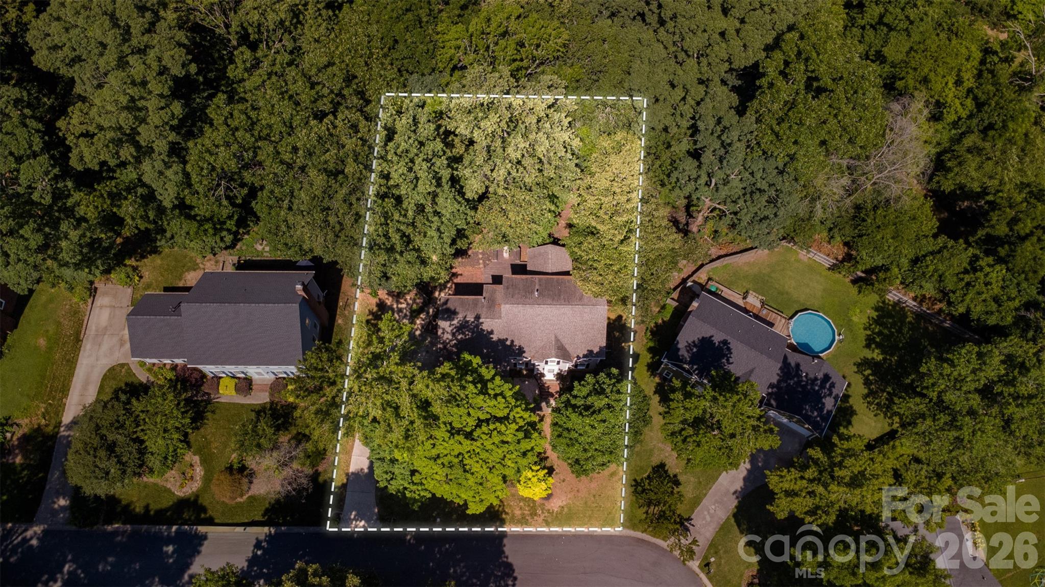 1112 Long Paw Lane — Charlotte