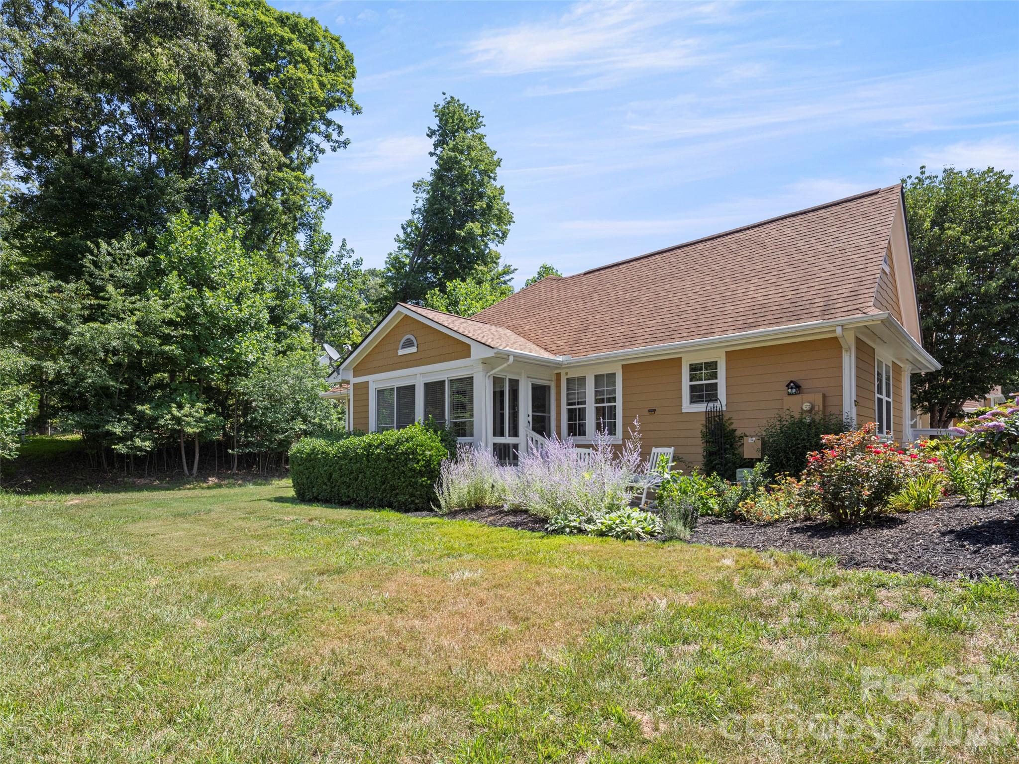 1301 Hyde Park Drive — Asheville