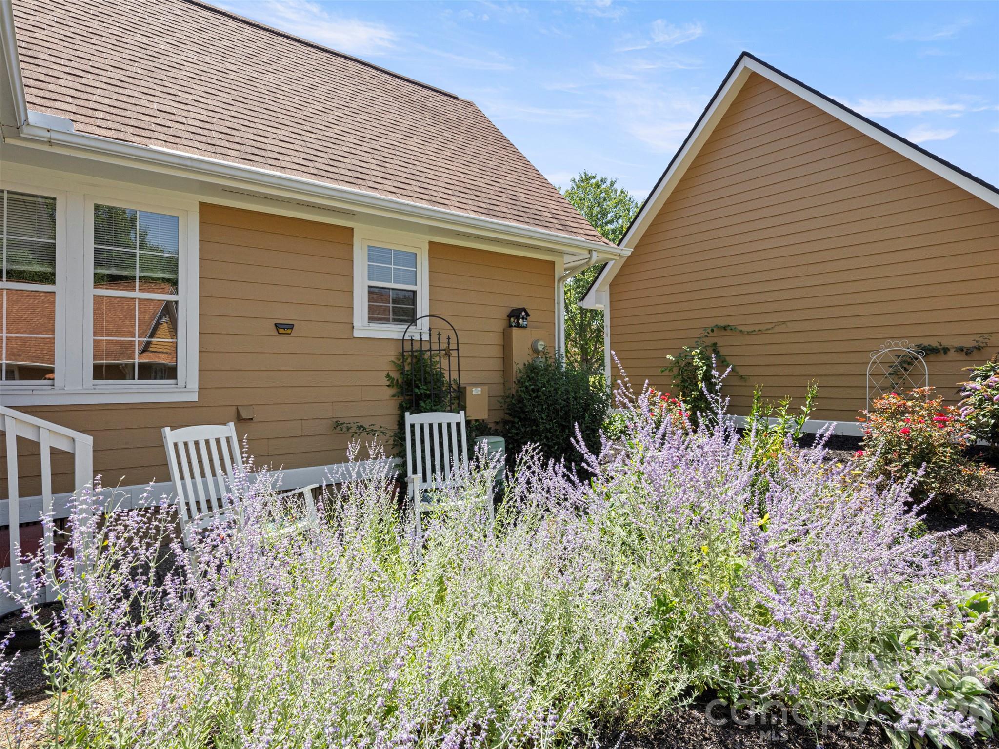 1301 Hyde Park Drive — Asheville