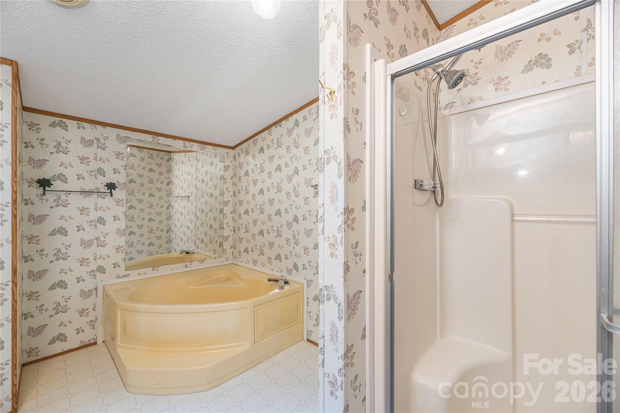 992 Brickyard Road — Horse Shoe