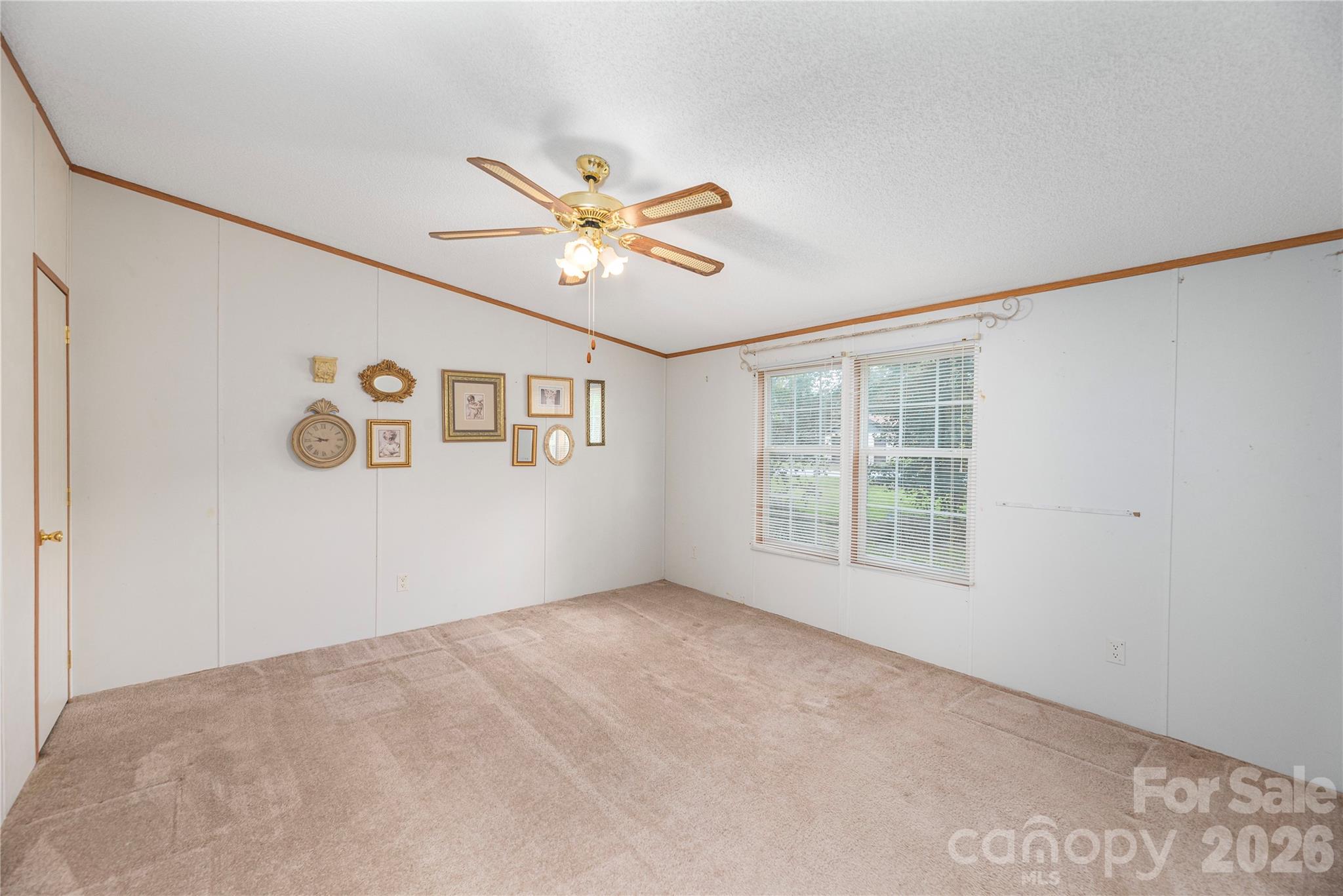 992 Brickyard Road — Horse Shoe