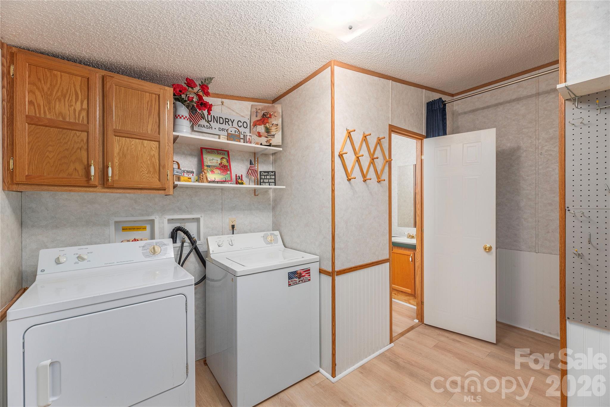 992 Brickyard Road — Horse Shoe