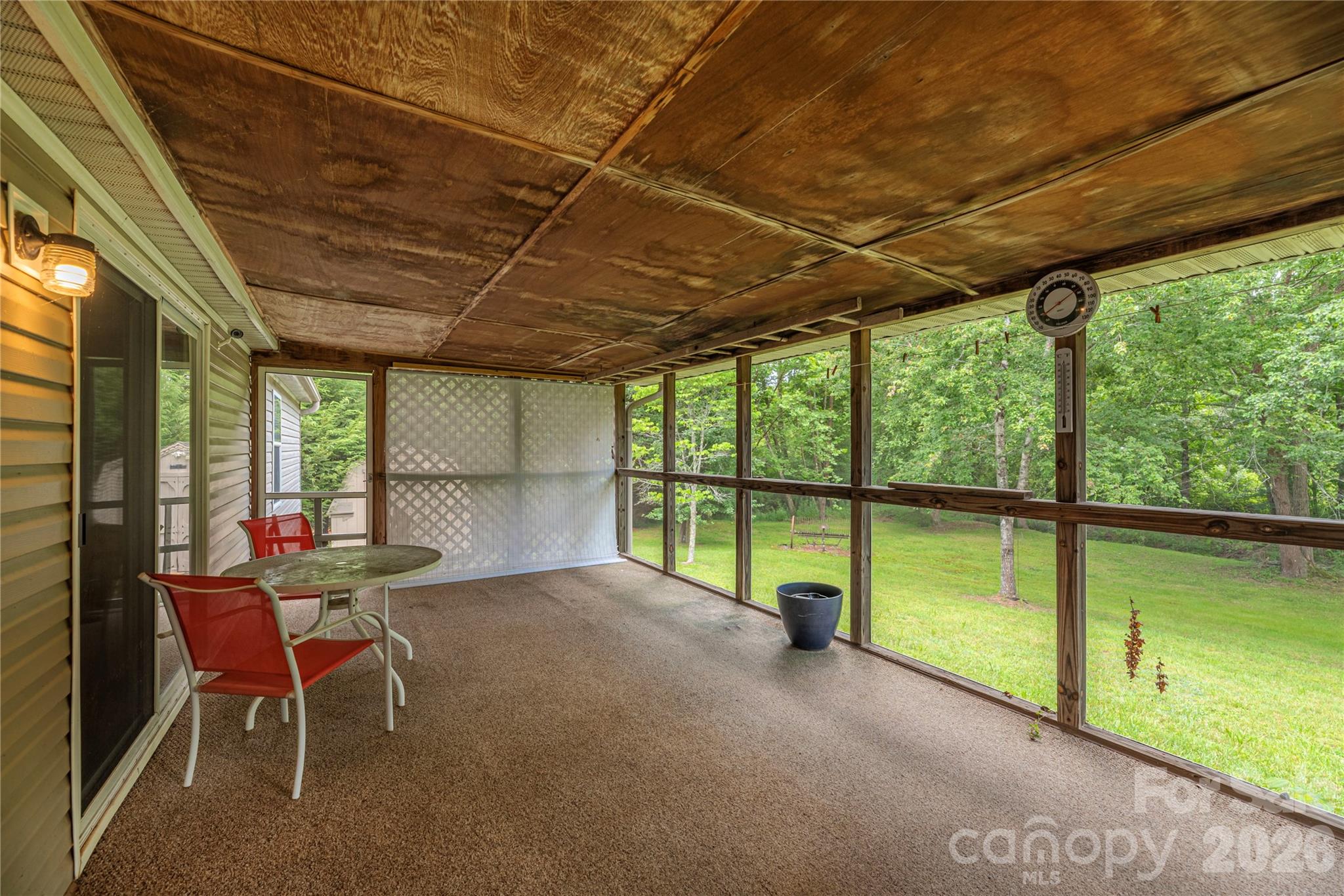 992 Brickyard Road — Horse Shoe
