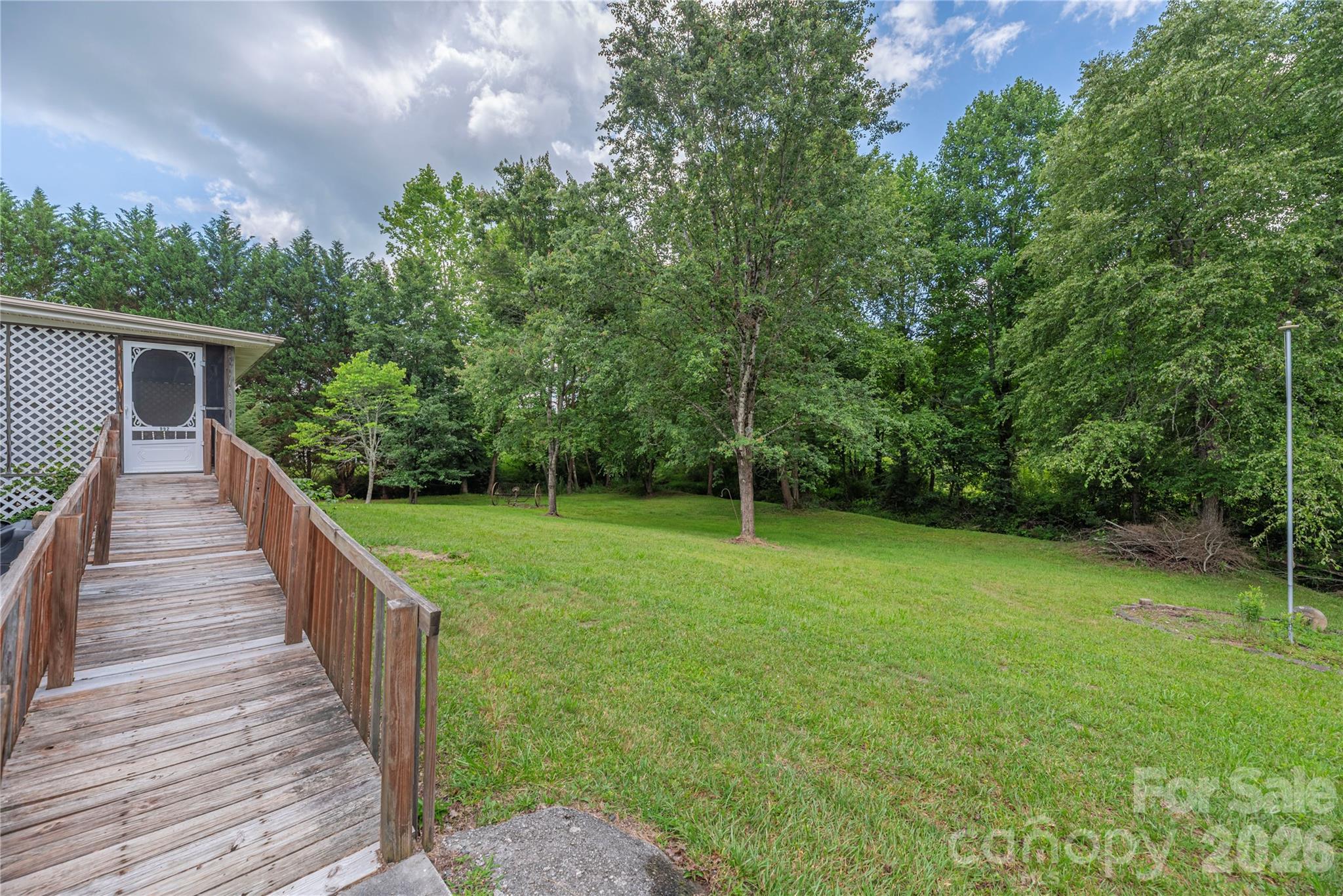 992 Brickyard Road — Horse Shoe