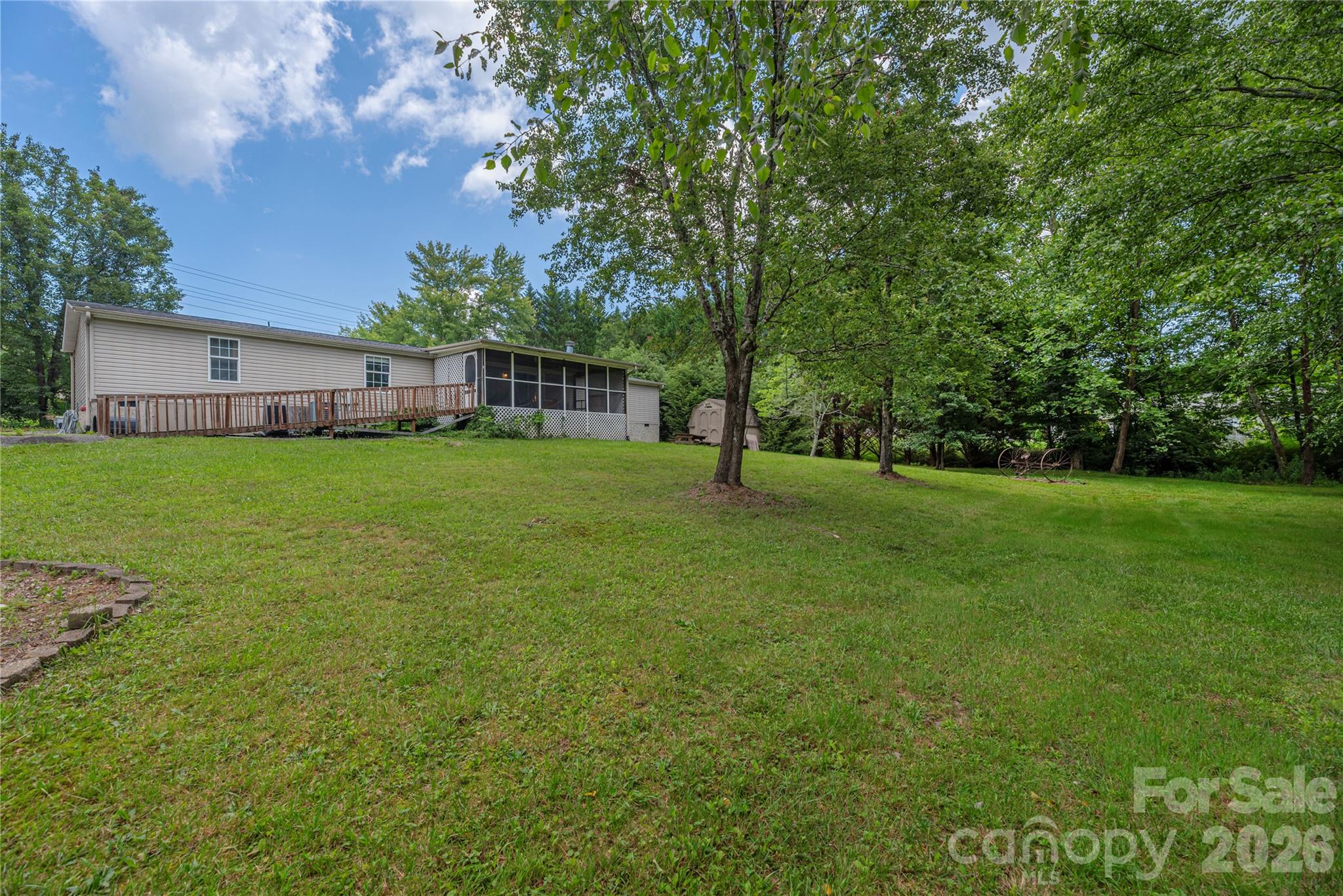 992 Brickyard Road — Horse Shoe