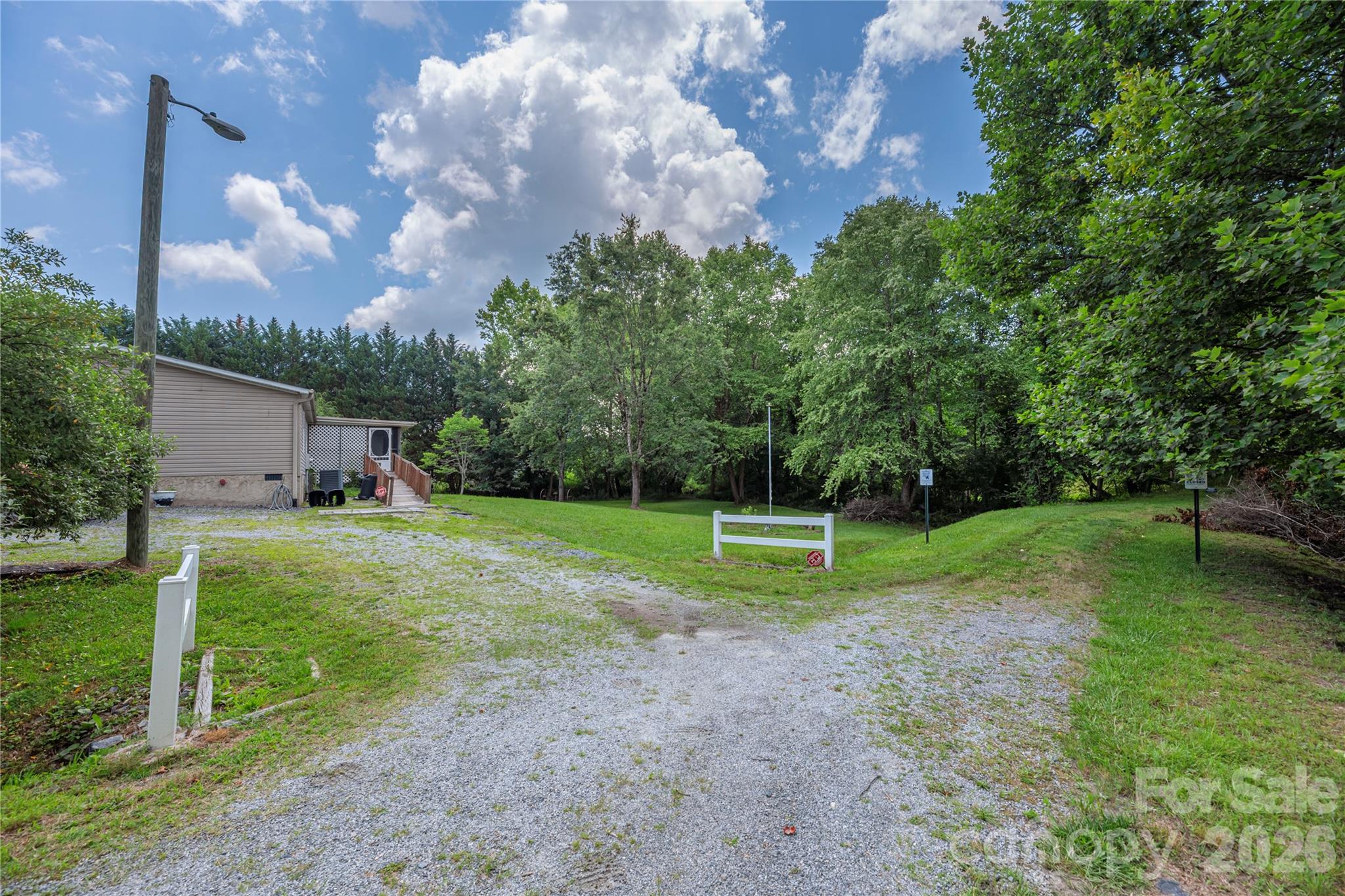 992 Brickyard Road — Horse Shoe