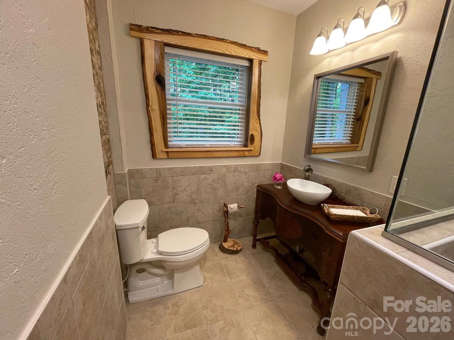 700 Norton Fork Road — Hot Springs