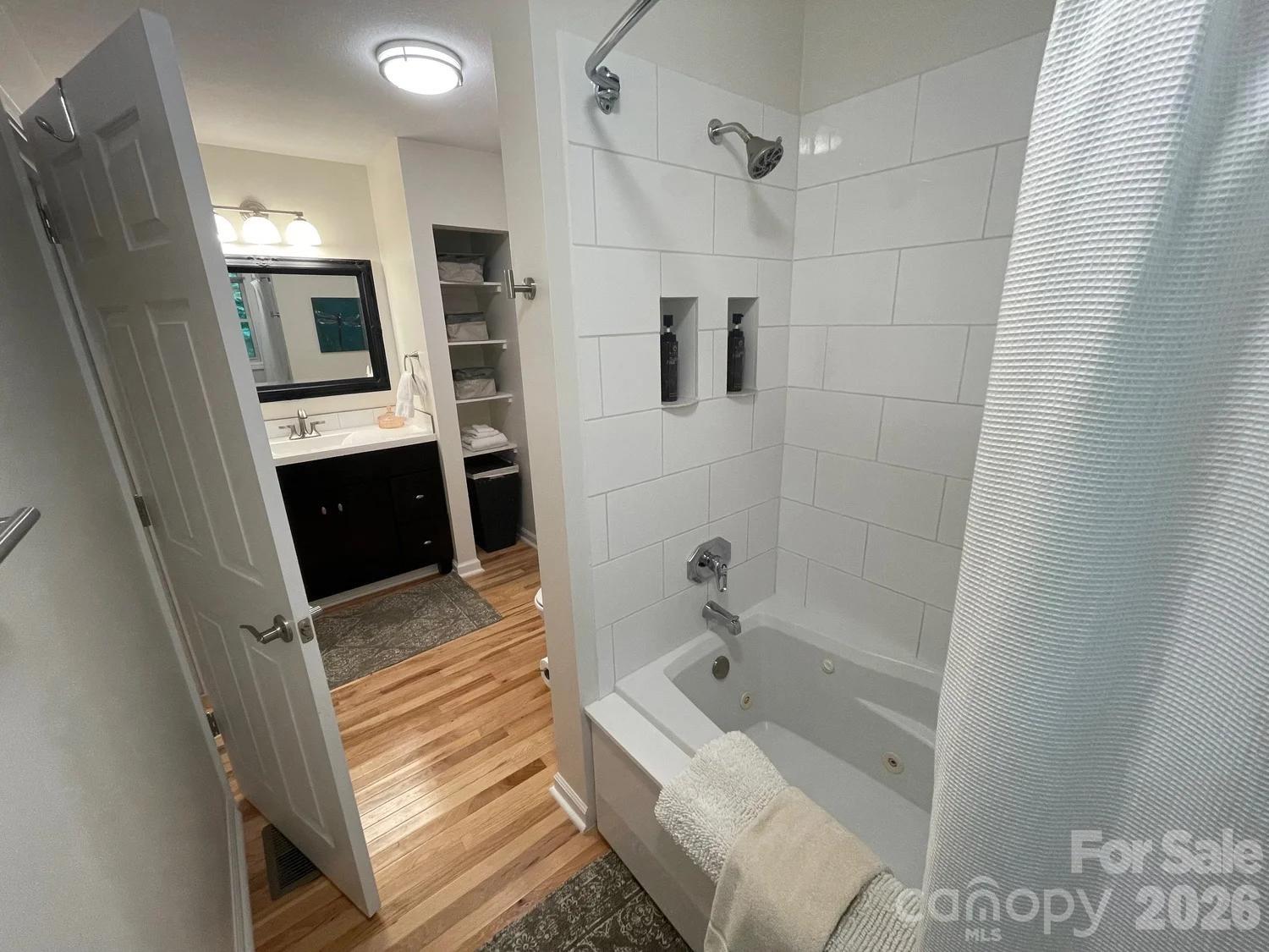 700 Norton Fork Road — Hot Springs