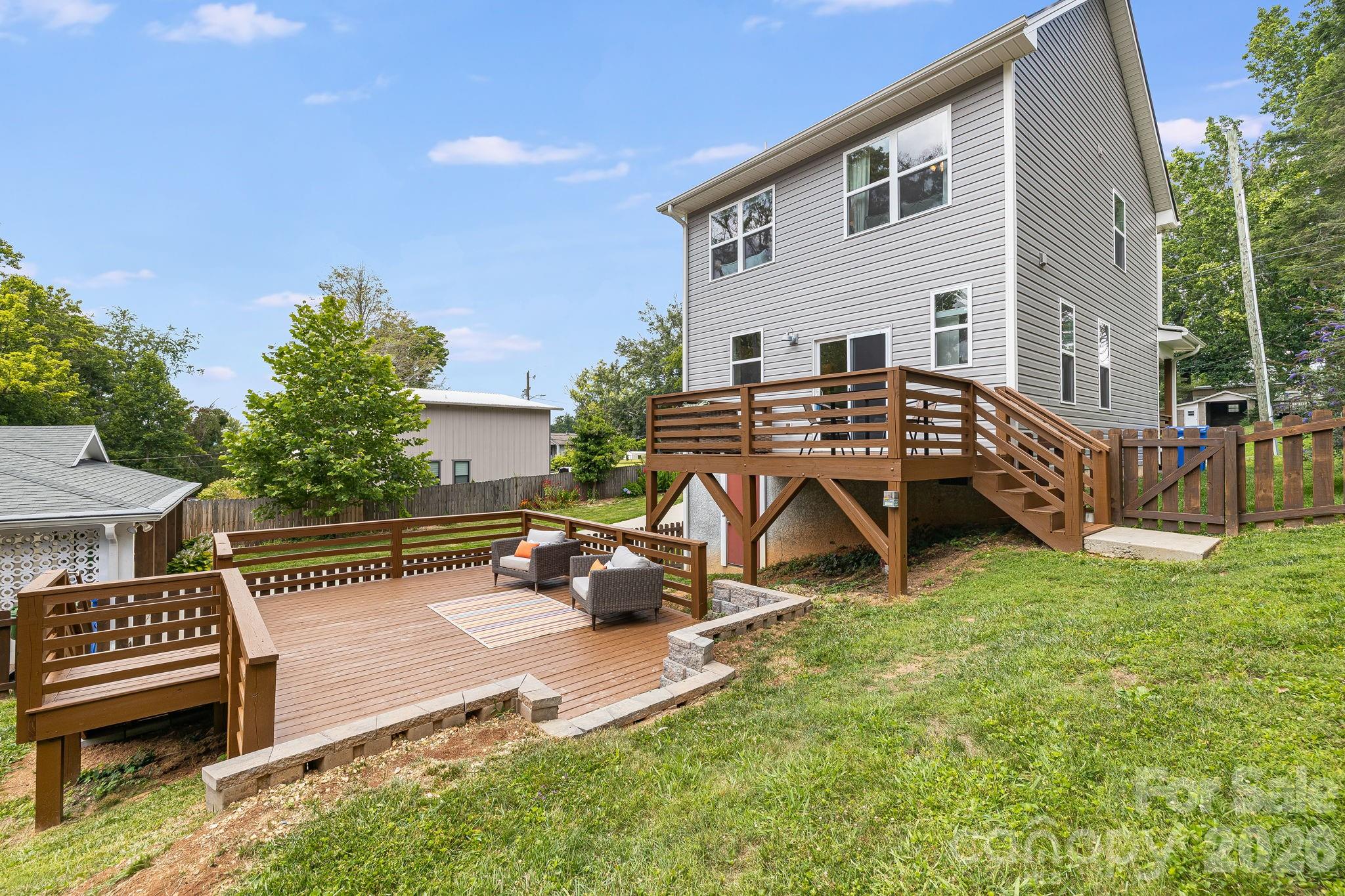81 Bellevue Road — Asheville