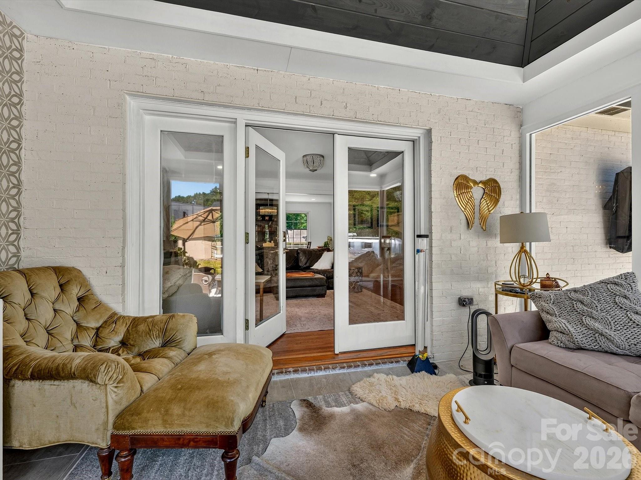 1401 Worcaster Place — Charlotte