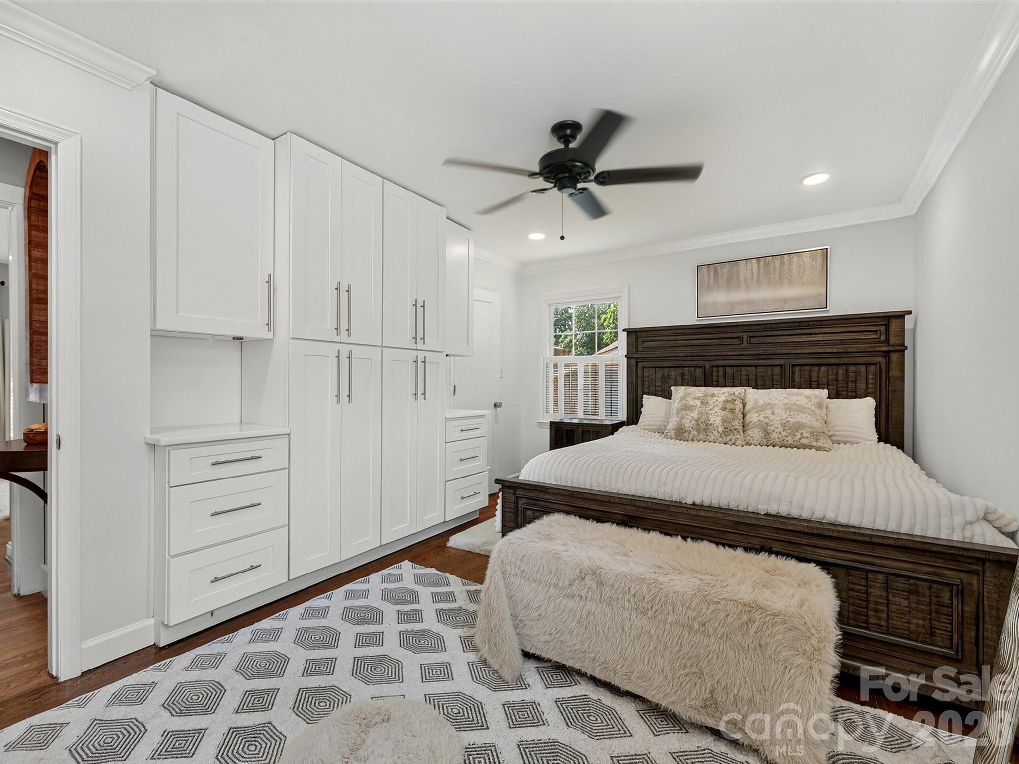 1401 Worcaster Place — Charlotte