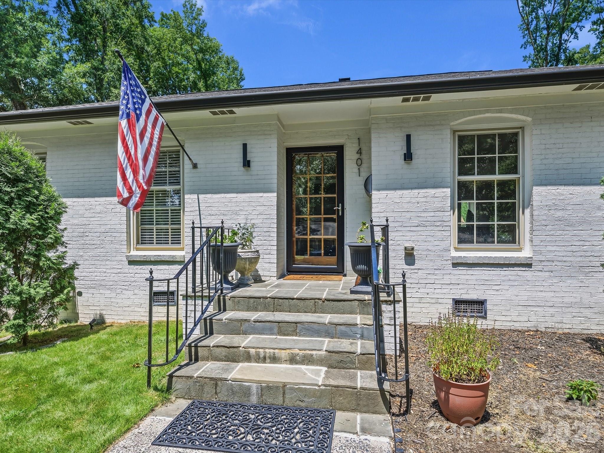 1401 Worcaster Place — Charlotte