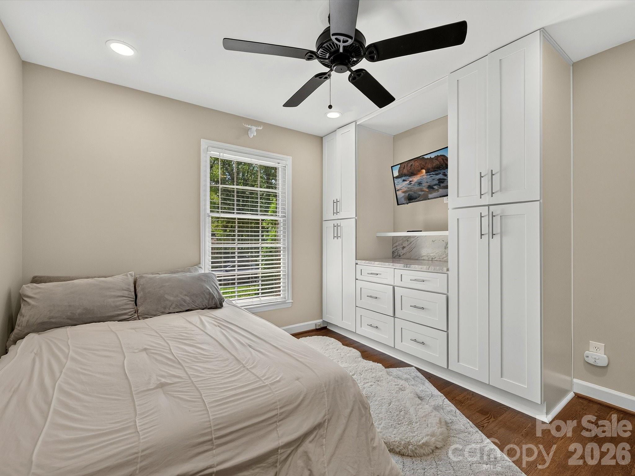 1401 Worcaster Place — Charlotte