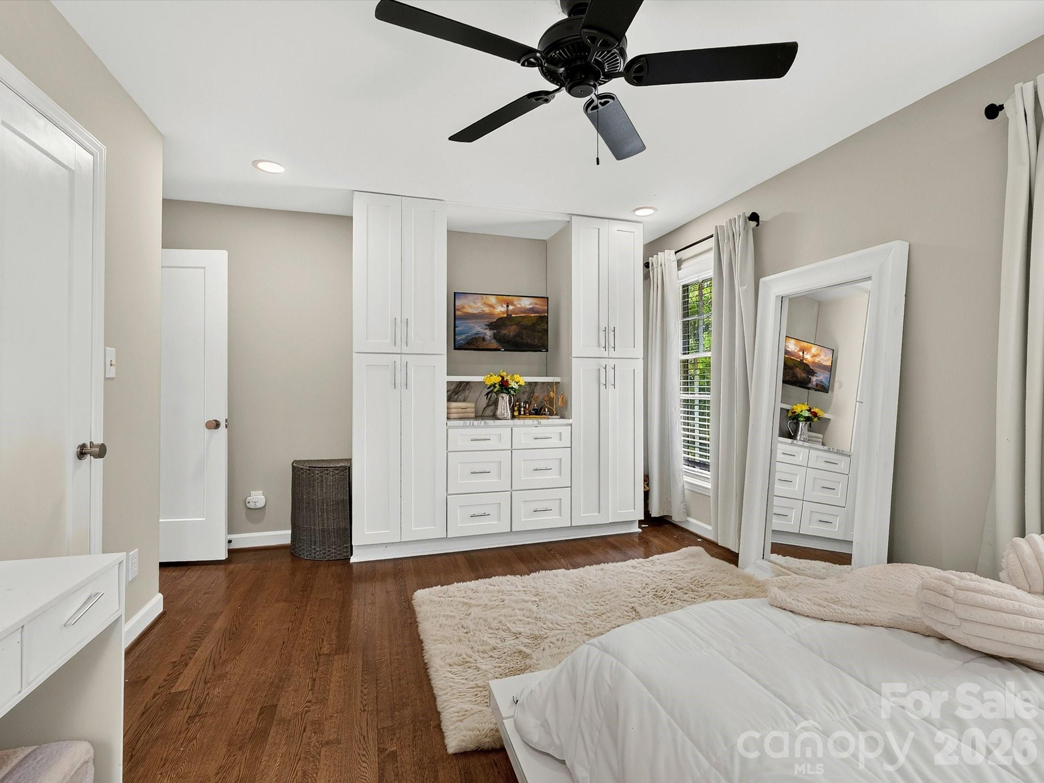 1401 Worcaster Place — Charlotte