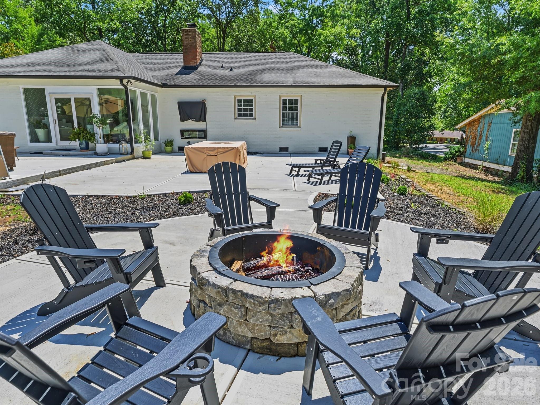 1401 Worcaster Place — Charlotte