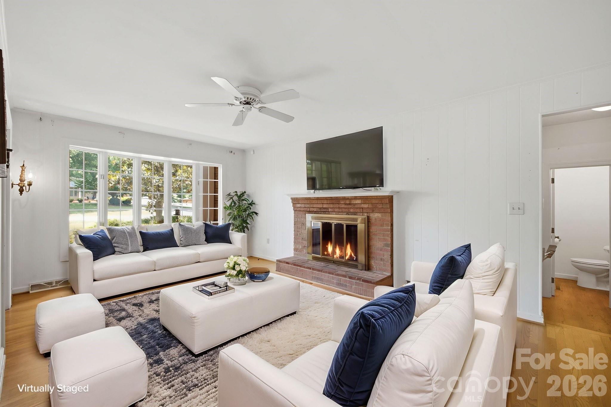 710 37th Avenue NE — Hickory