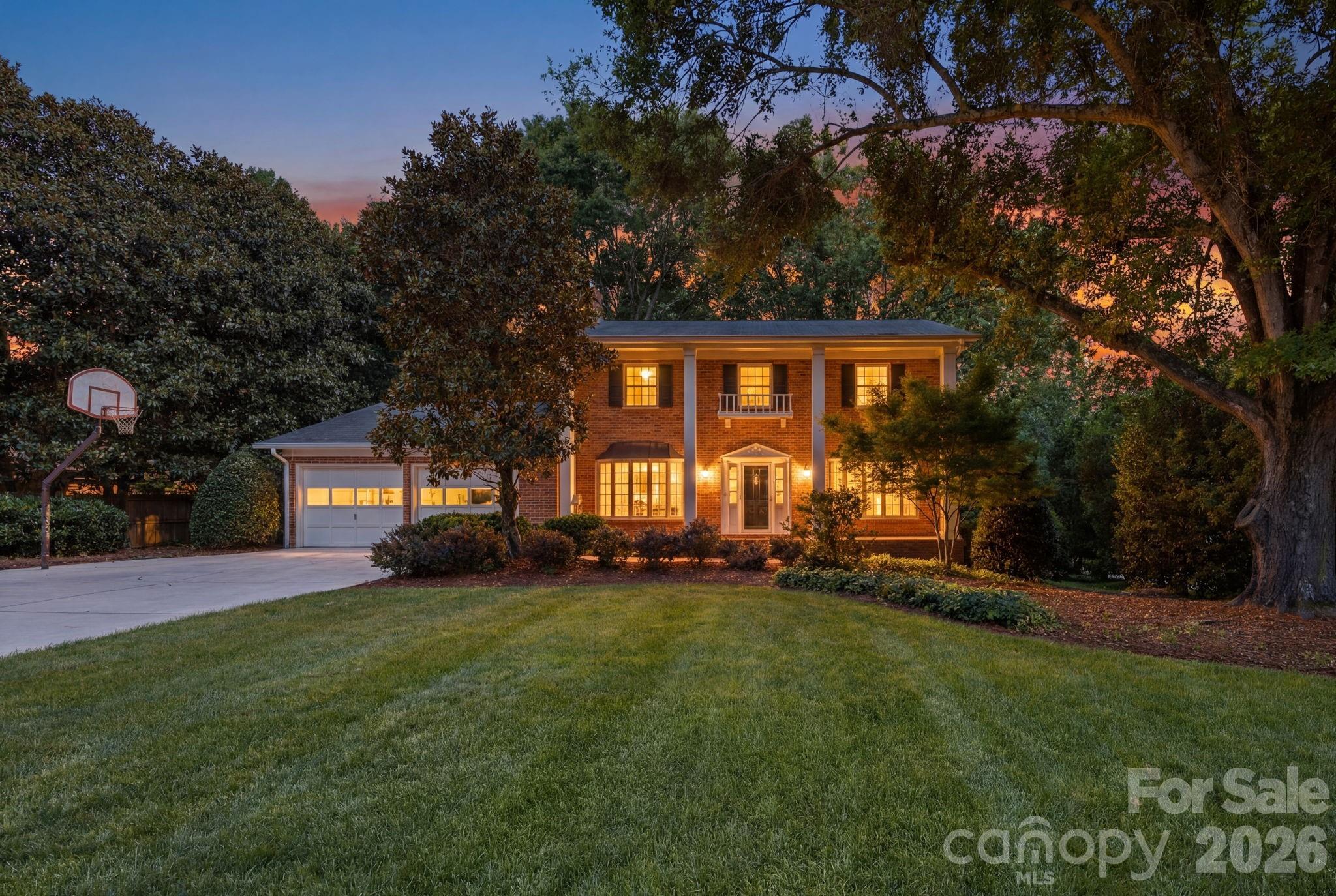 710 37th Avenue NE — Hickory