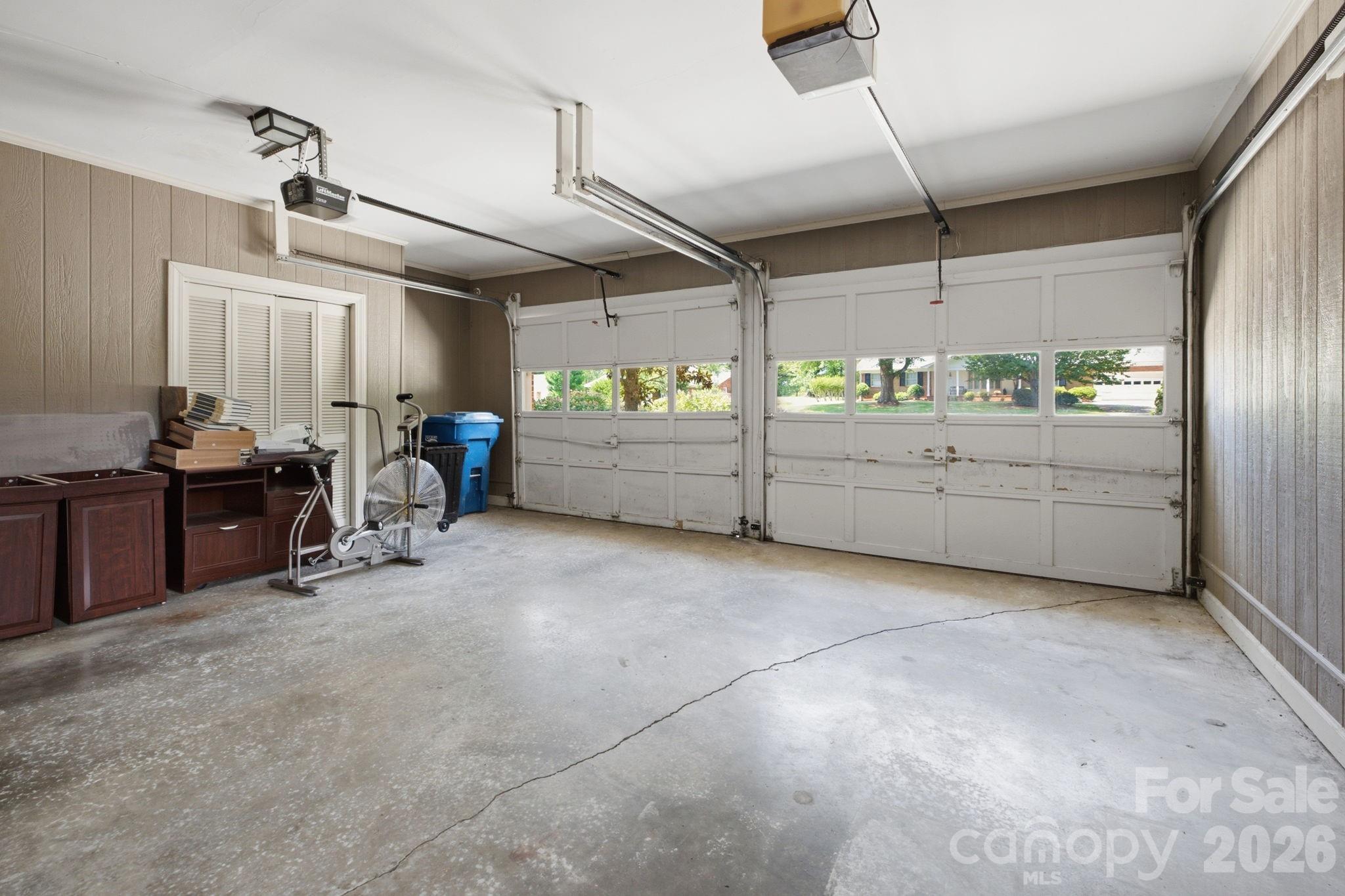 710 37th Avenue NE — Hickory