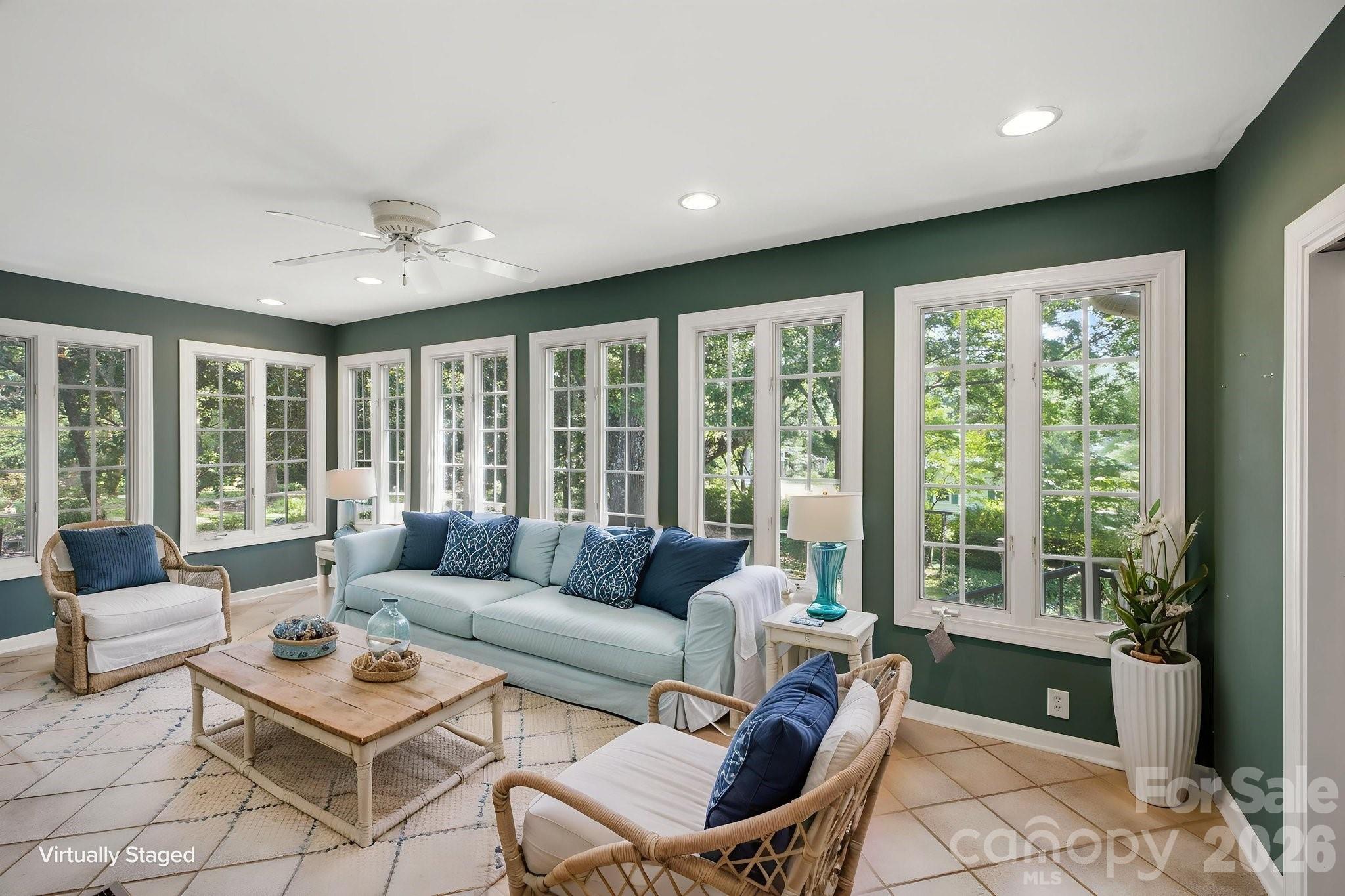 710 37th Avenue NE — Hickory