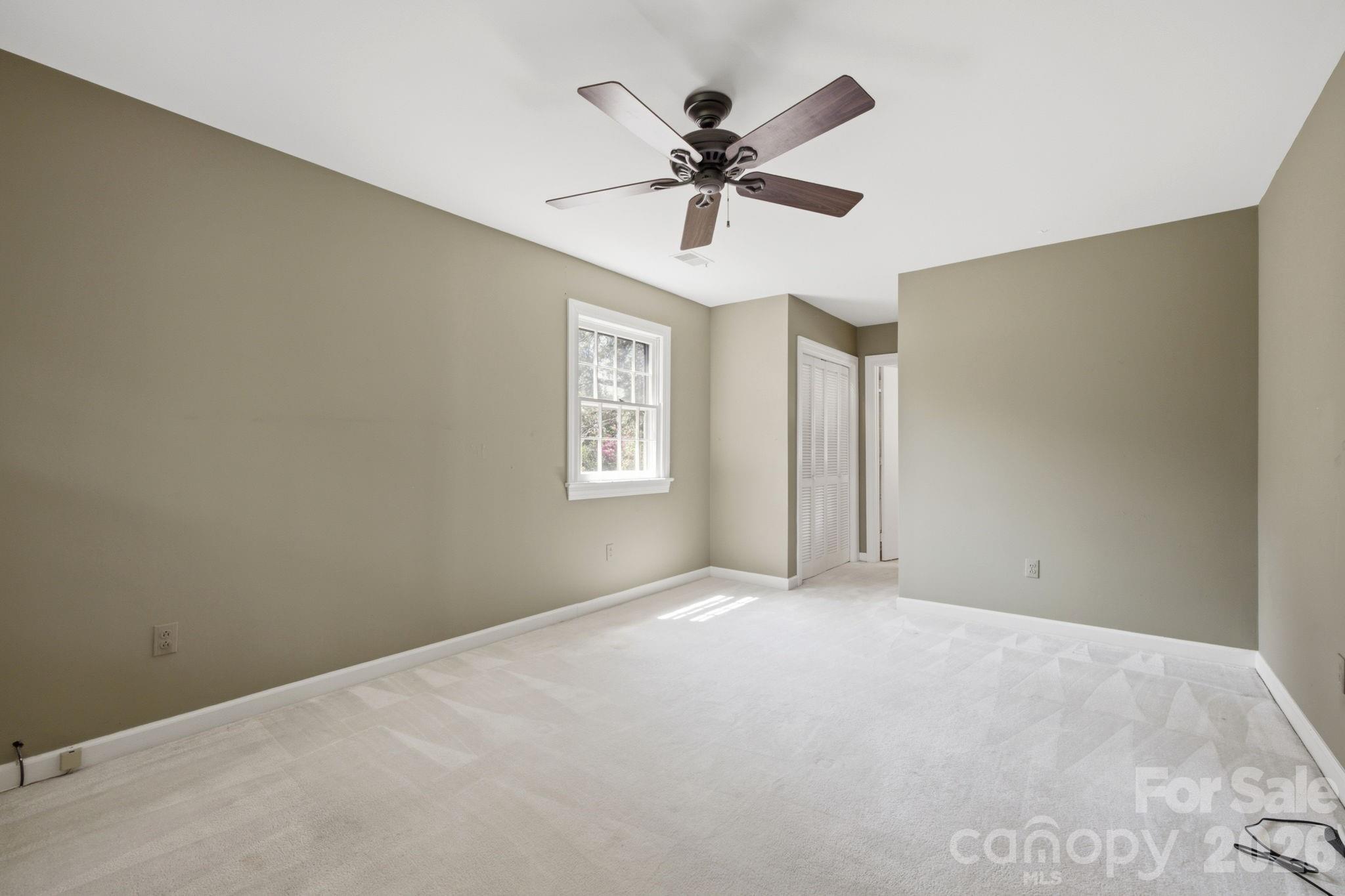 710 37th Avenue NE — Hickory