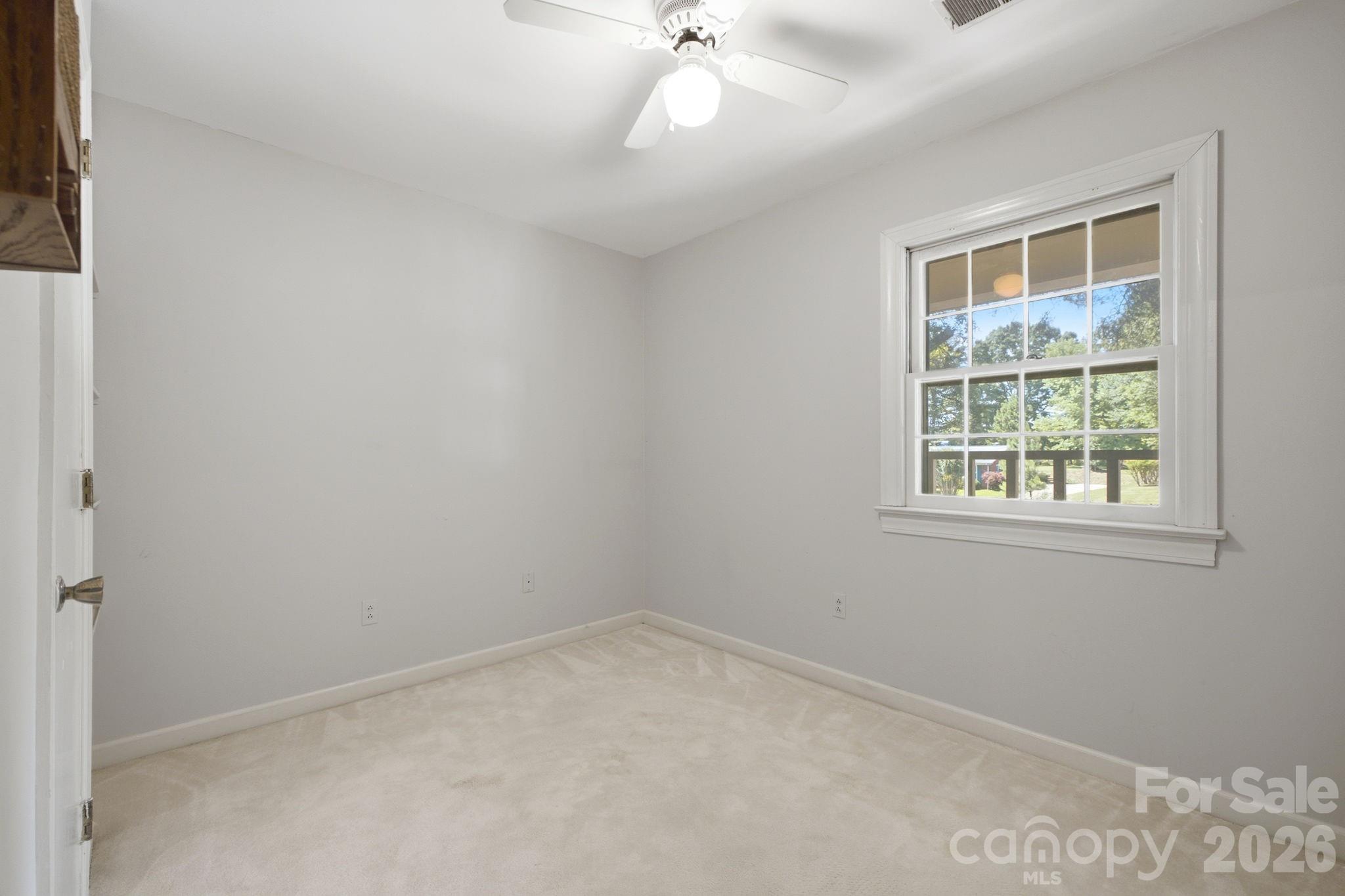 710 37th Avenue NE — Hickory