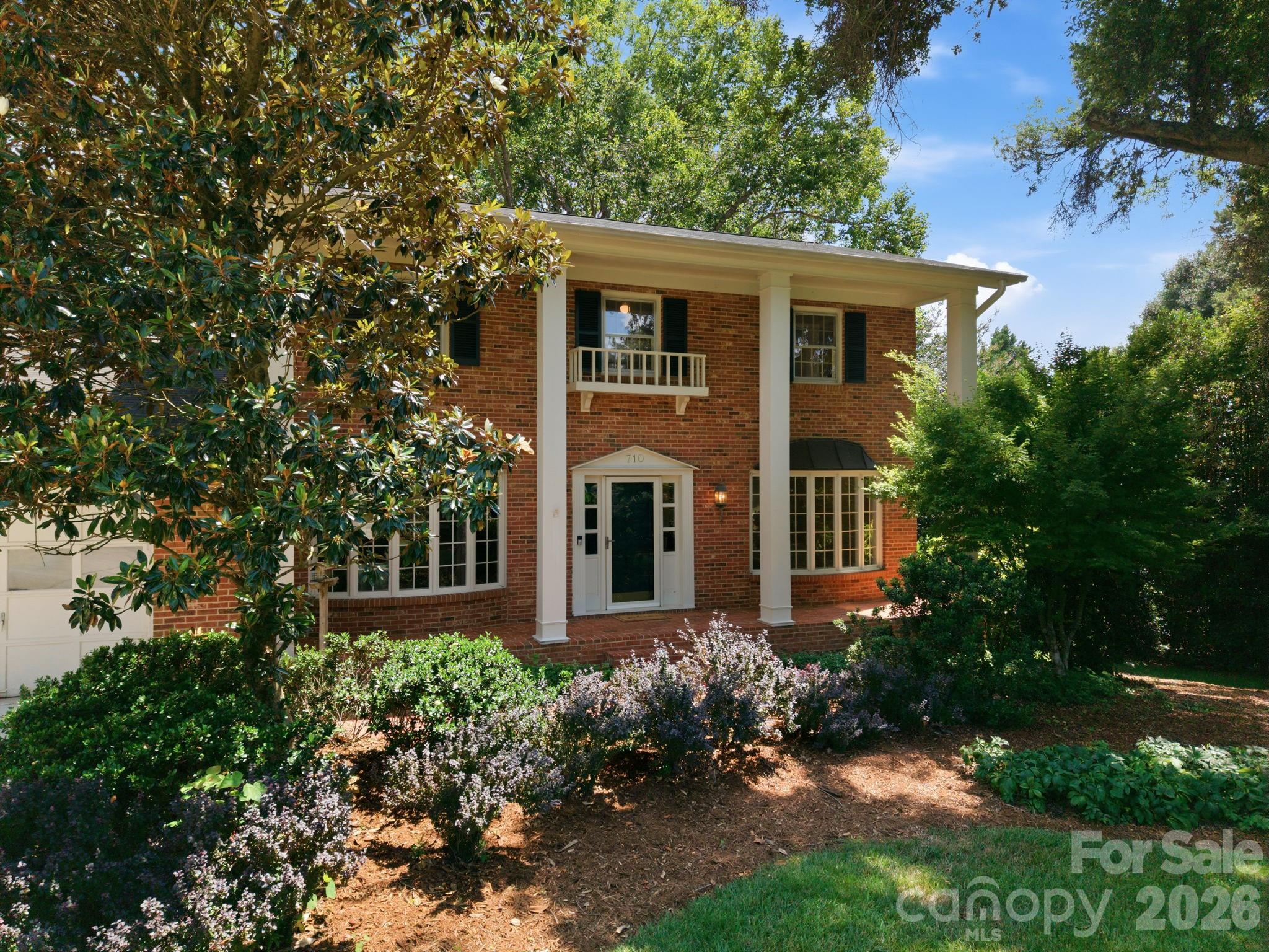 710 37th Avenue NE — Hickory
