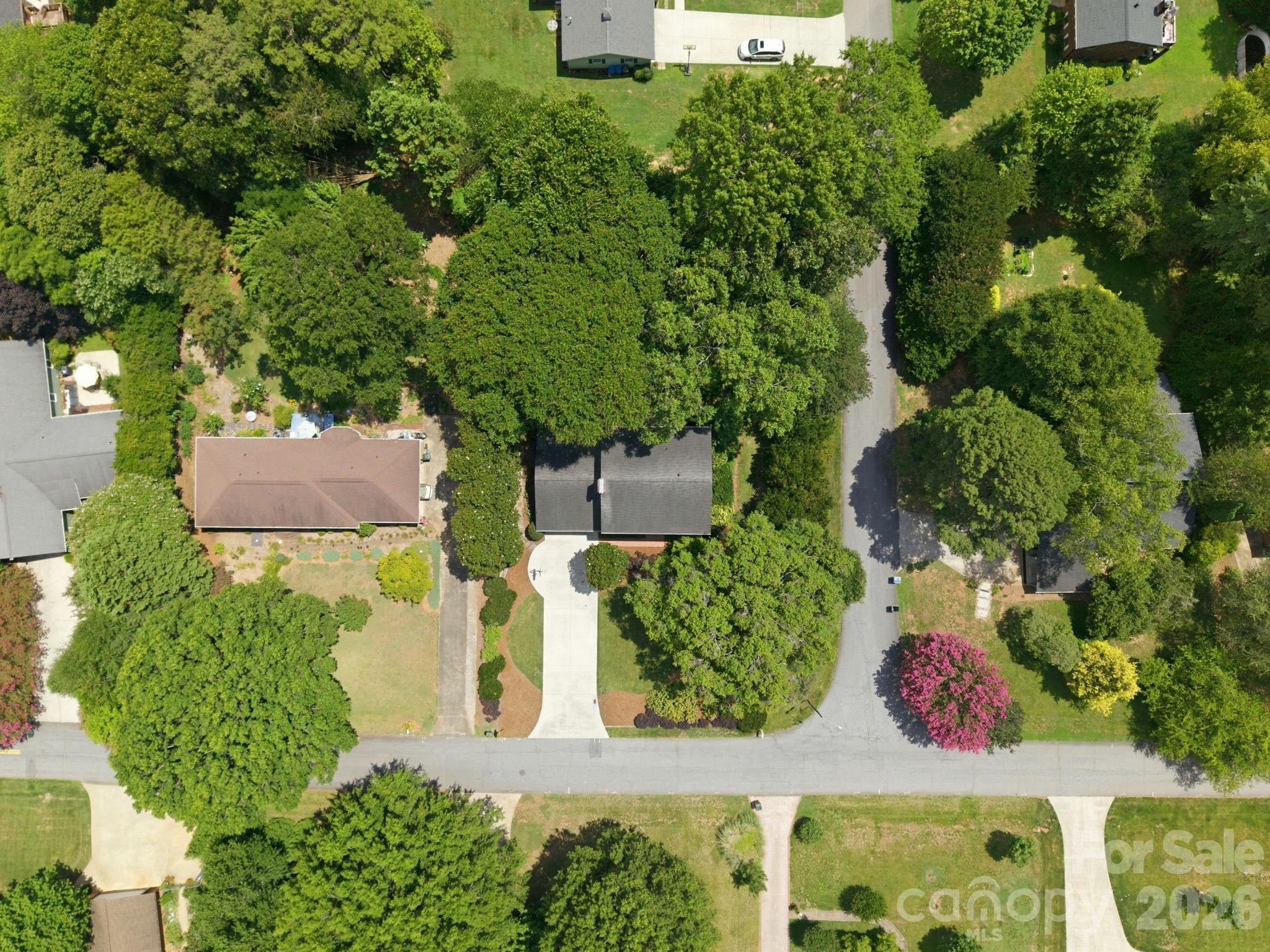 710 37th Avenue NE — Hickory