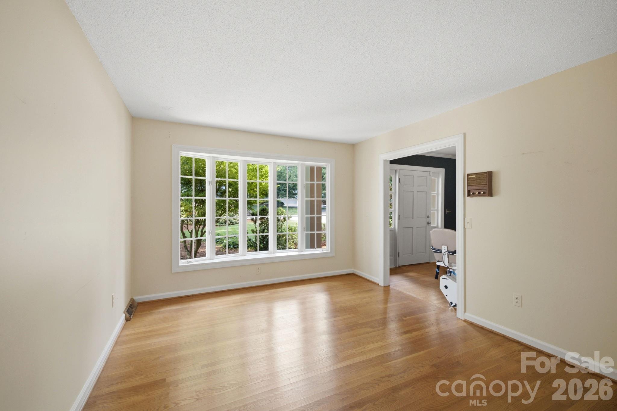710 37th Avenue NE — Hickory