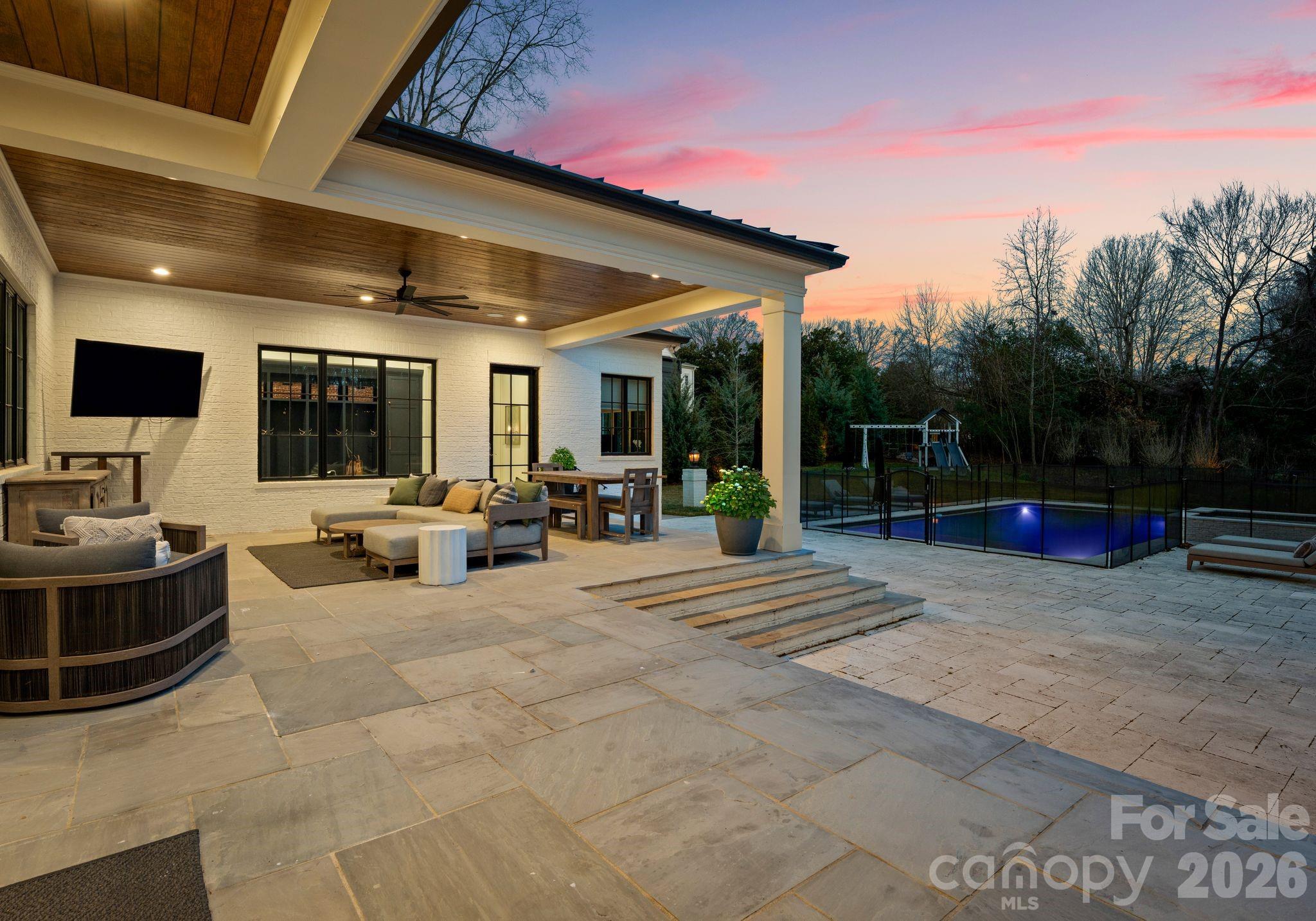 4420 Forest Hills Drive — Charlotte