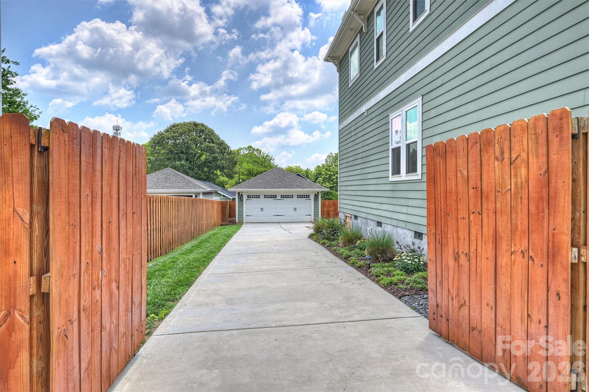 1011 State Street — Charlotte
