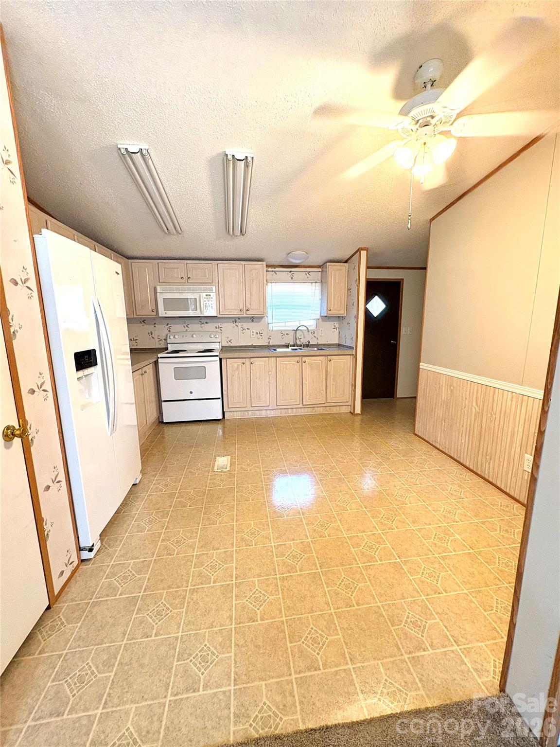 5422 Wrenn Drive — Catawba