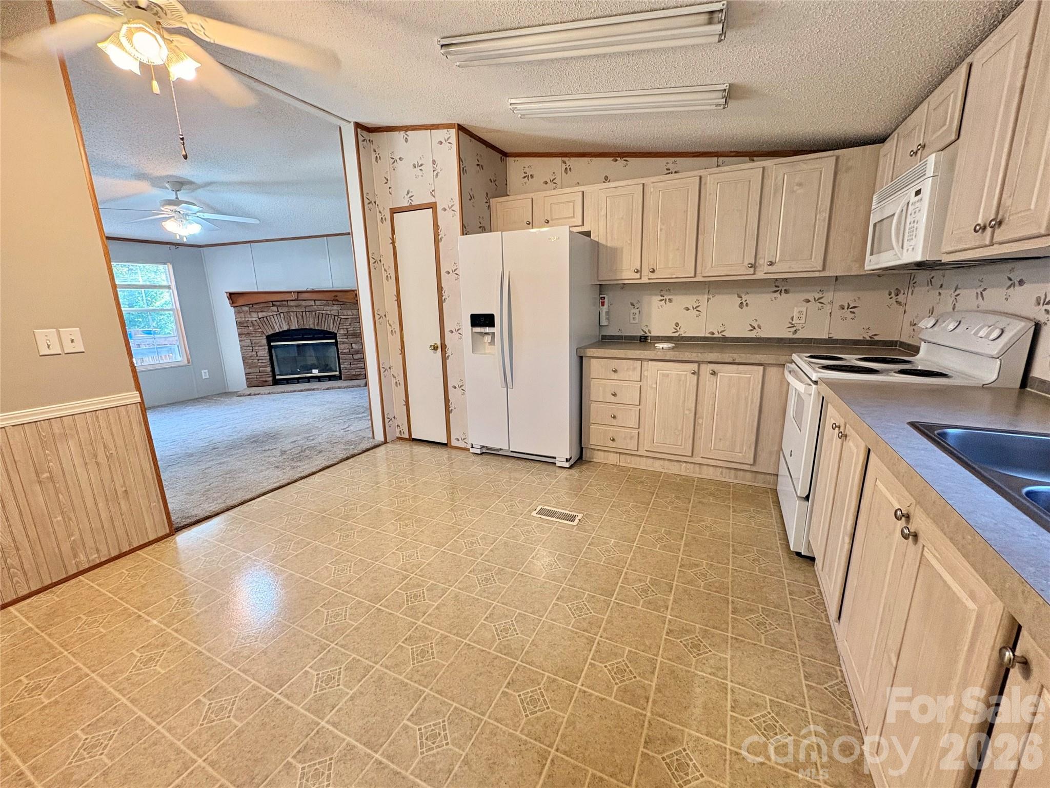 5422 Wrenn Drive — Catawba