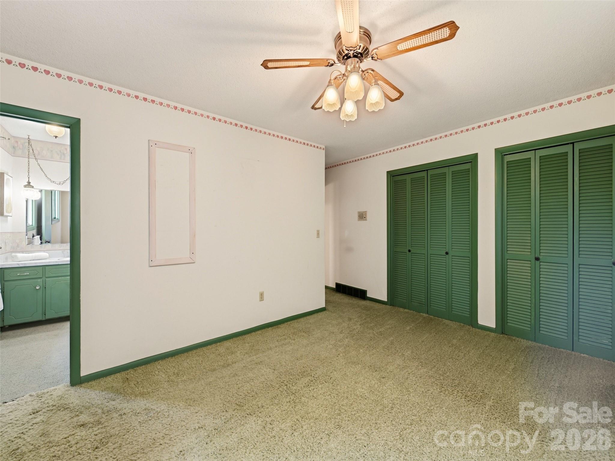 252 Big Stomp Road — Waynesville