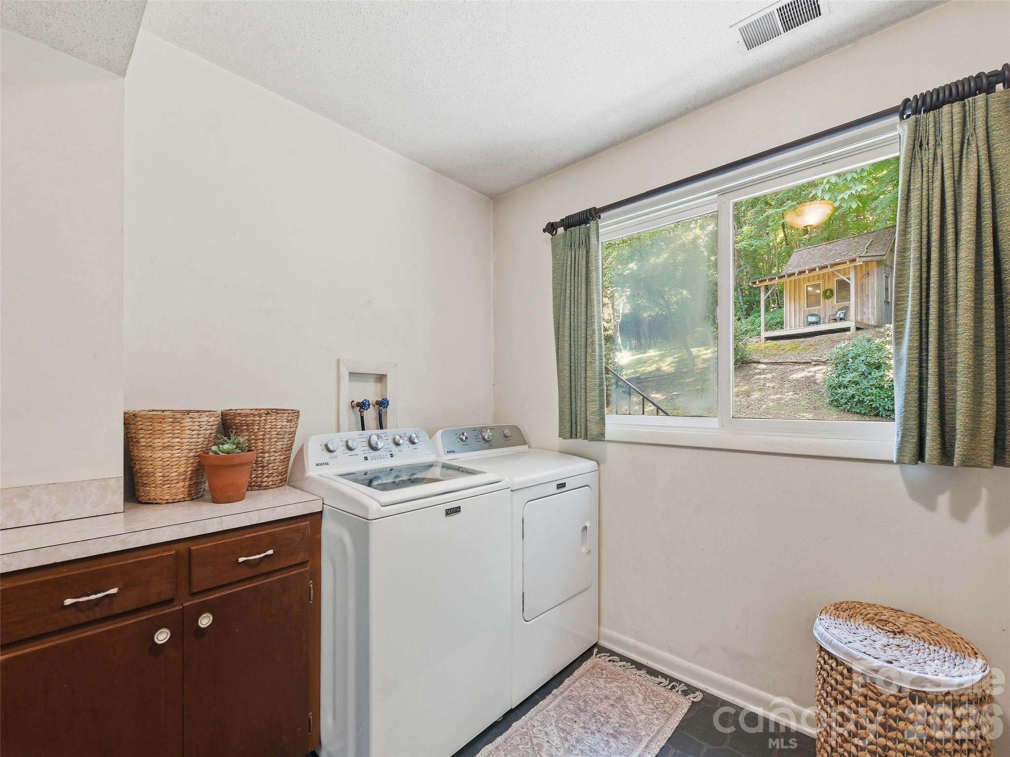 252 Big Stomp Road — Waynesville