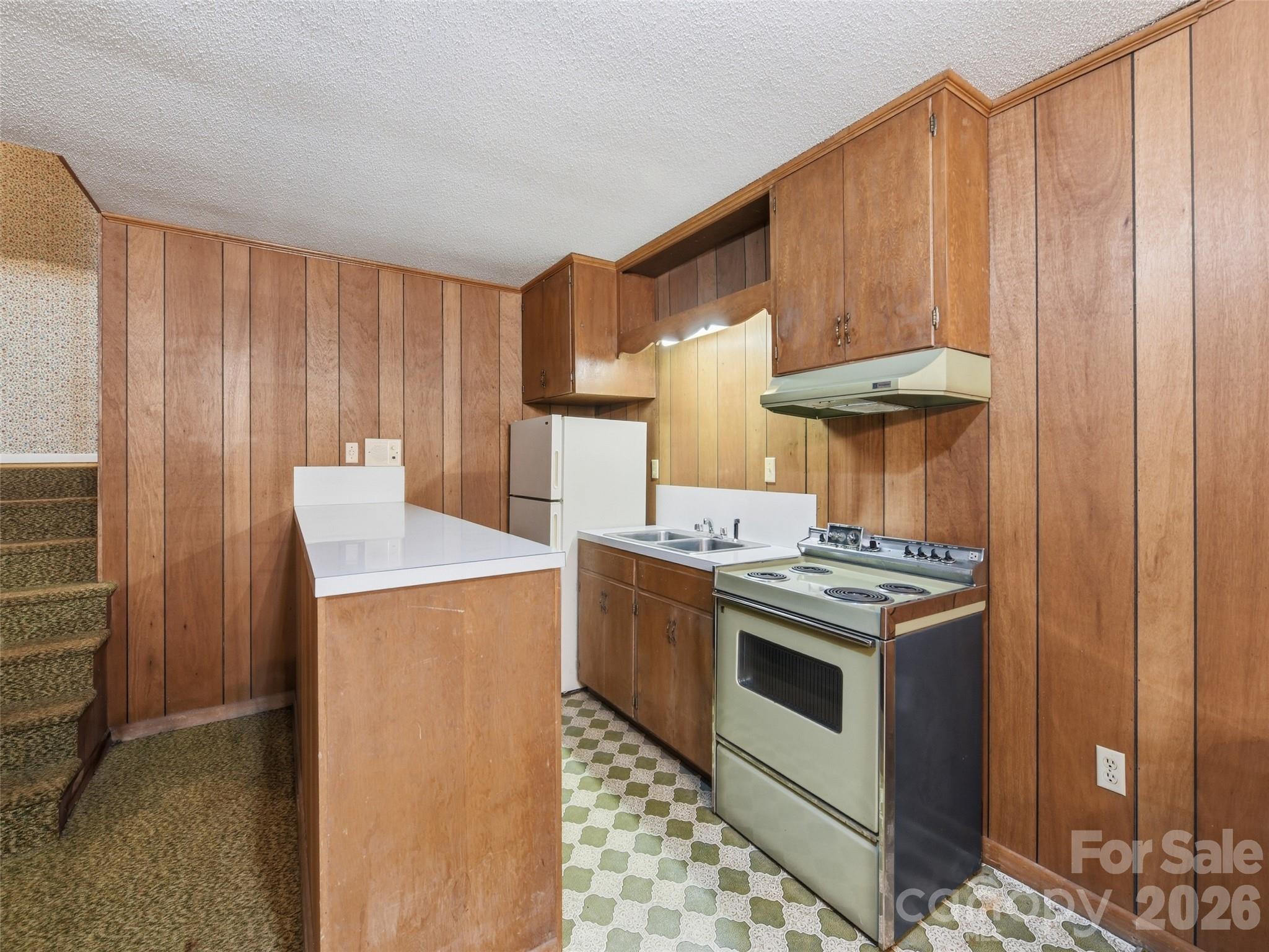 252 Big Stomp Road — Waynesville