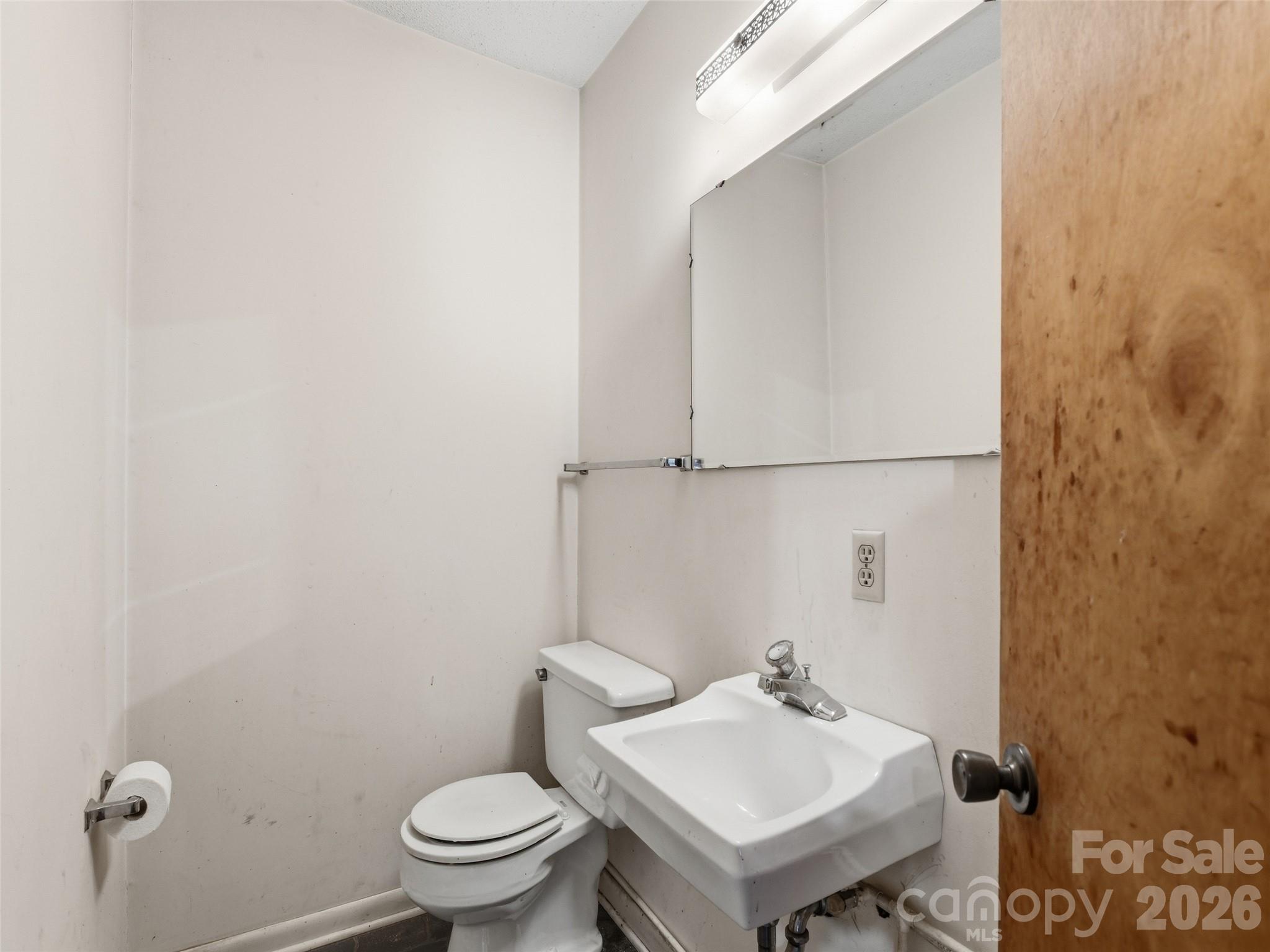 252 Big Stomp Road — Waynesville