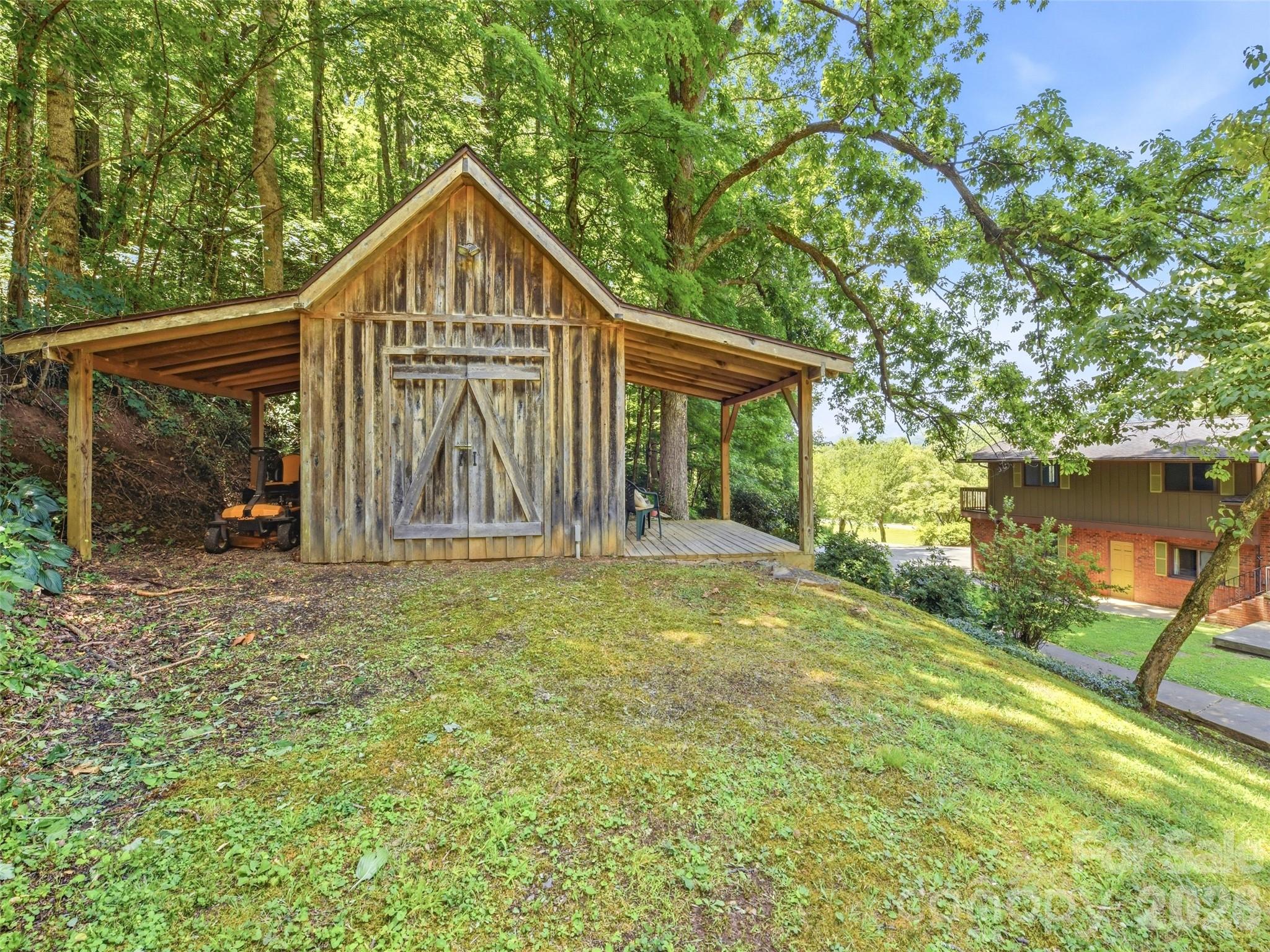 252 Big Stomp Road — Waynesville